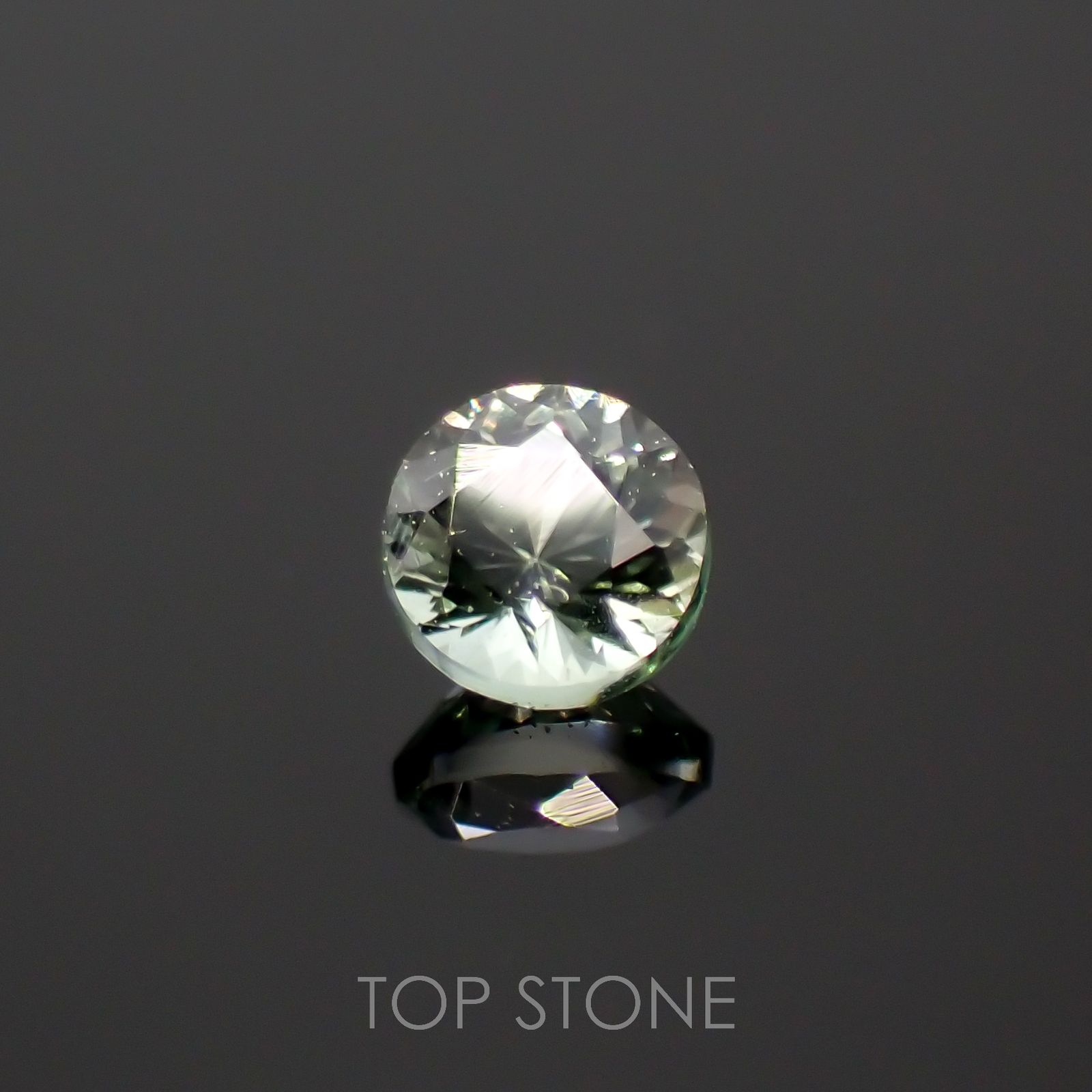 バナジウムコーネルピン(宝石名コーネルピン)タンザニア・タンガ州産 0.19ct 識別済[220716907]3.4x3.4mm前後