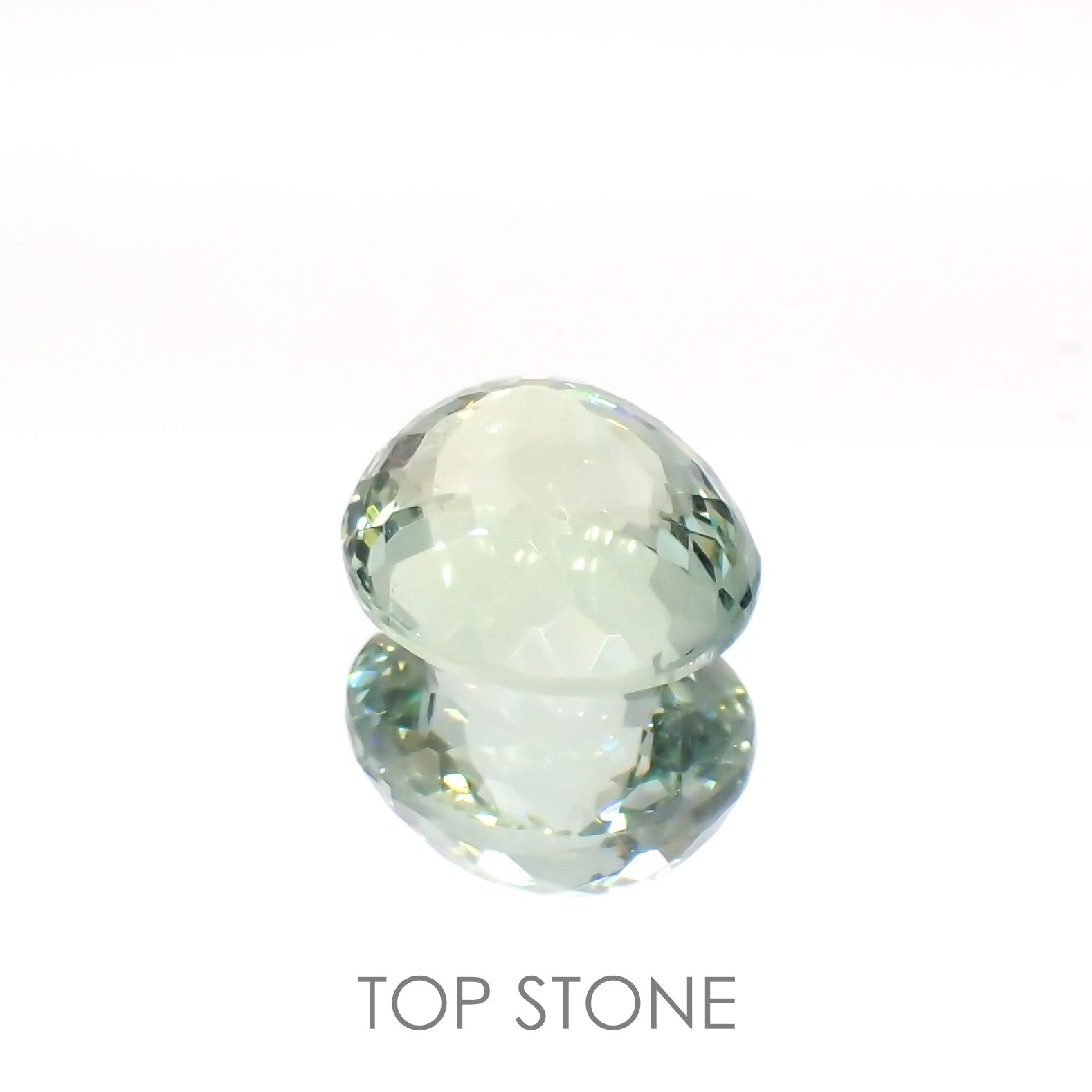 グリーンアパタイト(宝石名アパタイト) マダガスカル産 2.13ct 識別済[20106885]8.2×7.2mm前後