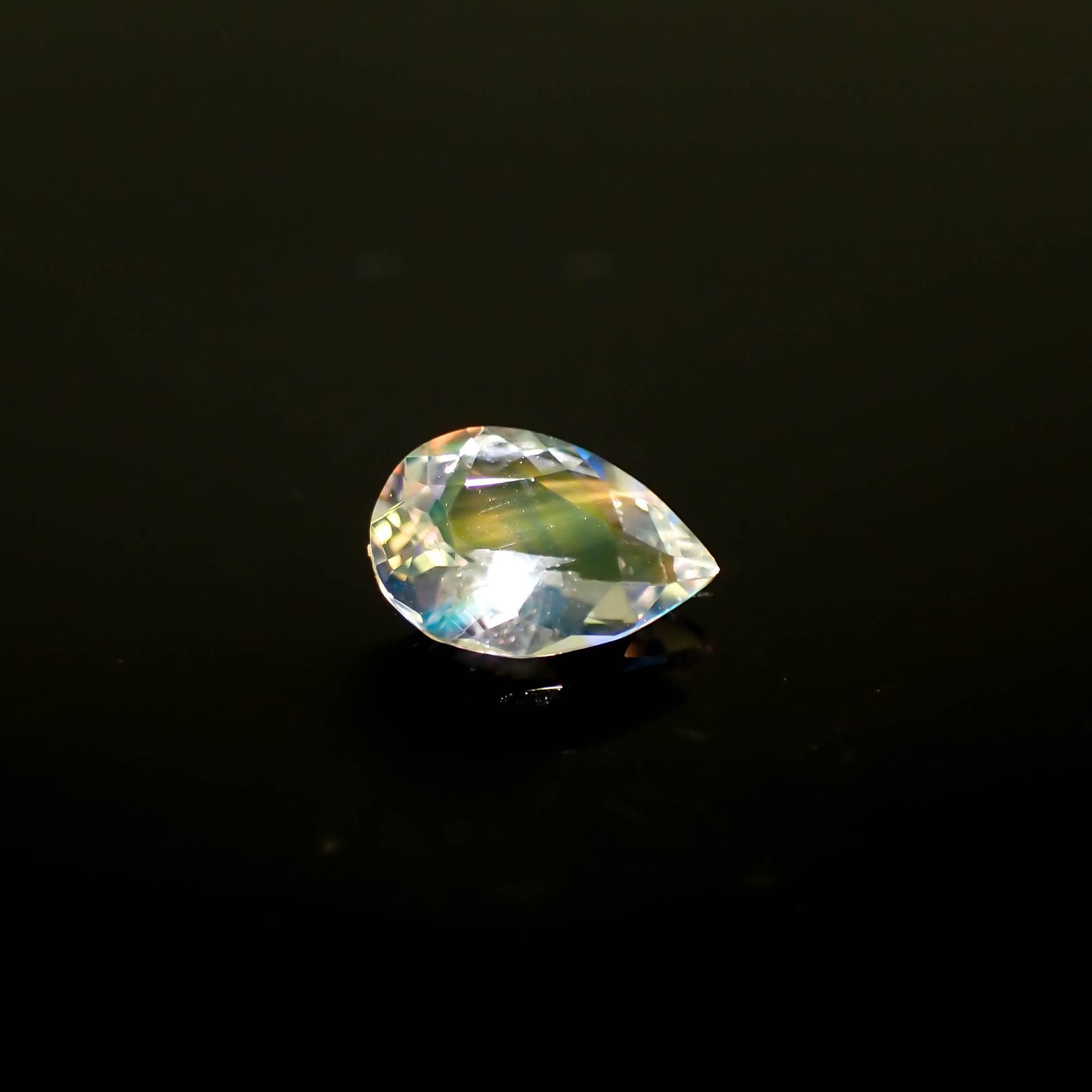 レインボームーンストーン ザンビア産 0.29ct[231224801]5.9x4mm前後 | TOP STONE(トップストーン)