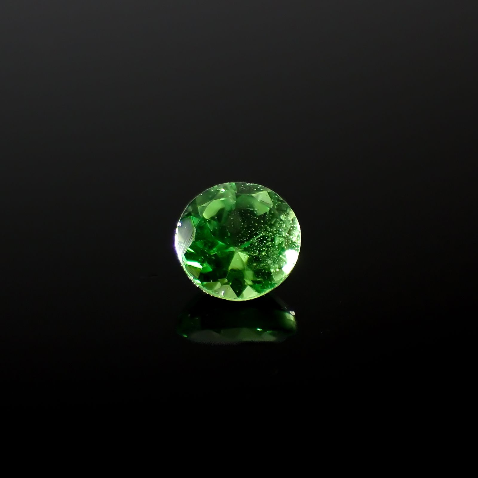 ツァボライト(宝石名グリーン グロッシュラー・ガーネット)タンザニア産 0.16ct 識別済[240226092]3x3mm前後