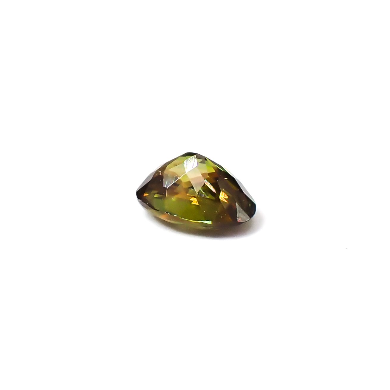 カラーチェンジスフェーン パキスタン産 0.37ct / 5x3.8mm前後 [260632437]