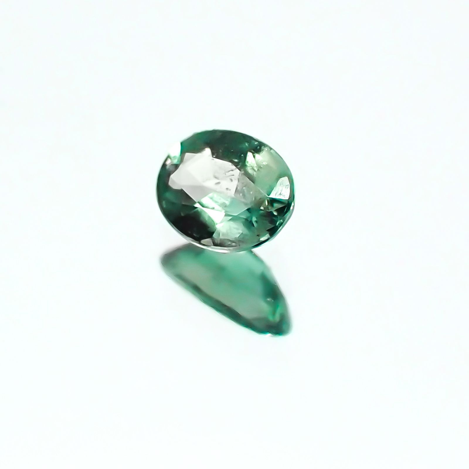 アレキサンドライト(宝石名アレキサンドライト) ブラジル産 0.12ct 識別済[20128456]3.6×2.7mm前後