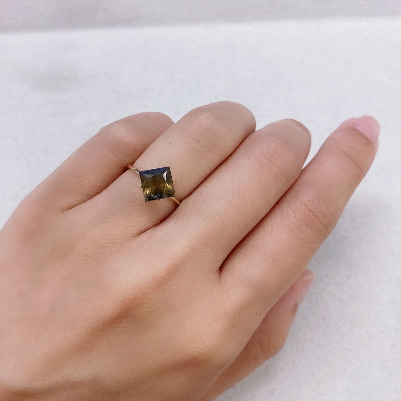 ◇プリンセスカット◇アイオライトサンストーン(宝石名アベンチュリン・アイオライト) インド/ブラジル産 1.796ct ソ付(彩珠)[201812388]7.1×7mm前後