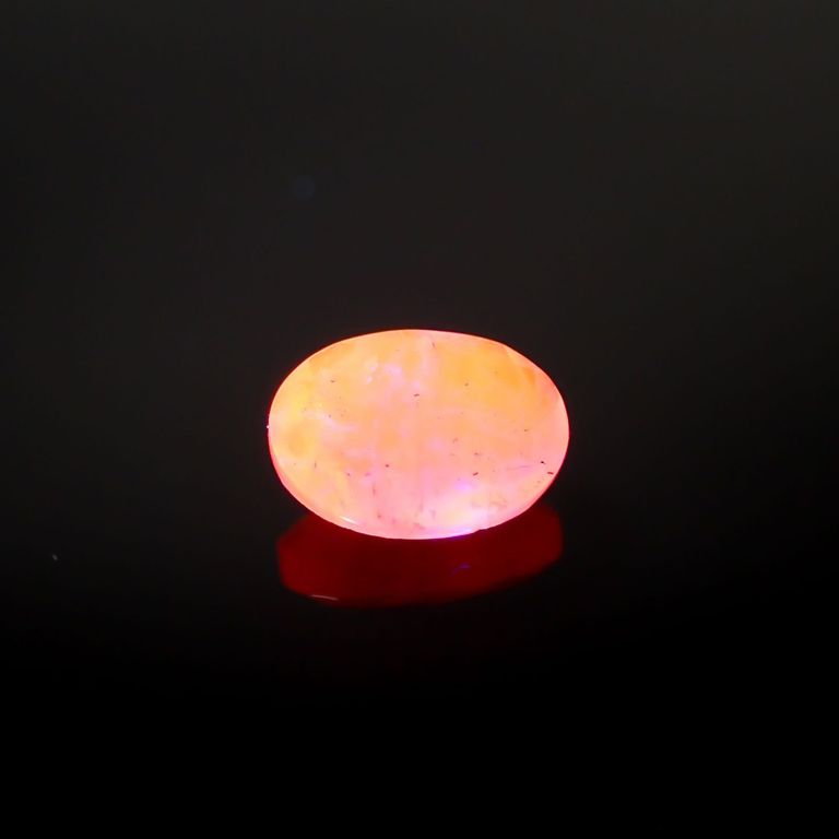 長波365(ライト)の照射で蛍光