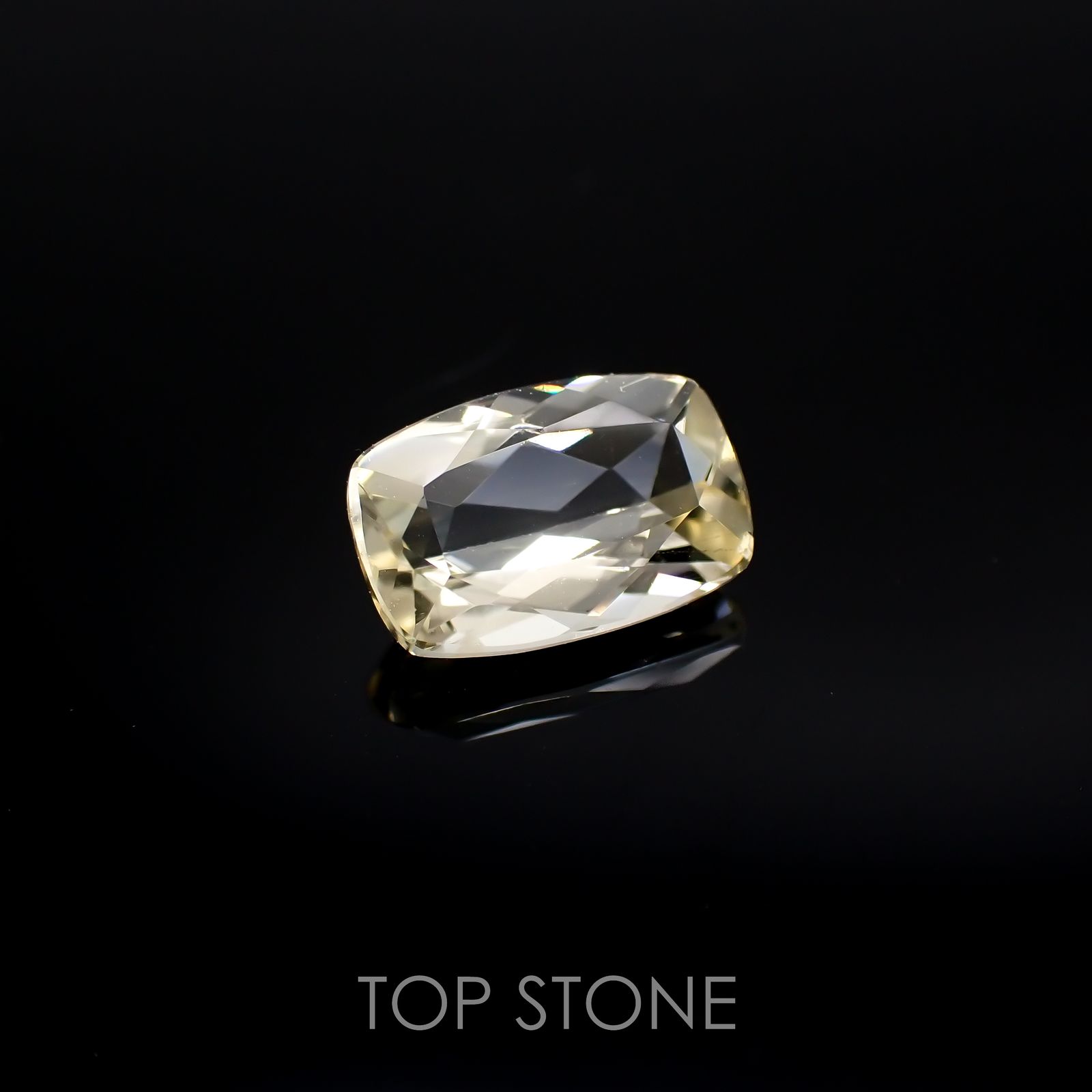 イエロースキャポライト(宝石名イエロー・スキャポライト)ブラジル・ミナスジェライス州産 1.44ct 識別済[220918022]9.1x5.9mm前後
