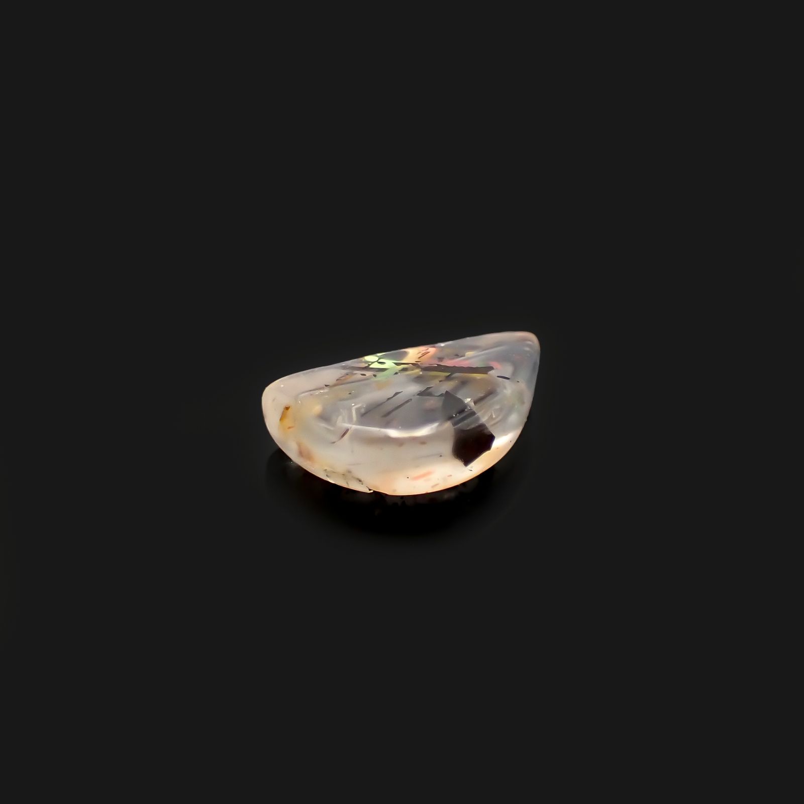 ◇フリーフォーム◇レインボーラティスサンストーン オーストラリア産 0.78ct[230220762]4.2x8.3mm前後