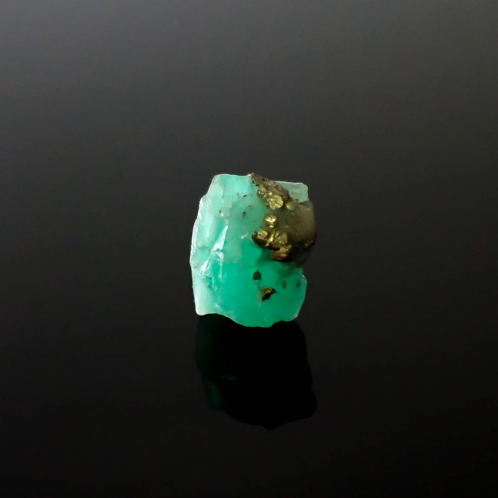 エメラルド原石 コロンビア産 7.56ct [250430174]12.4x10.2mm前後