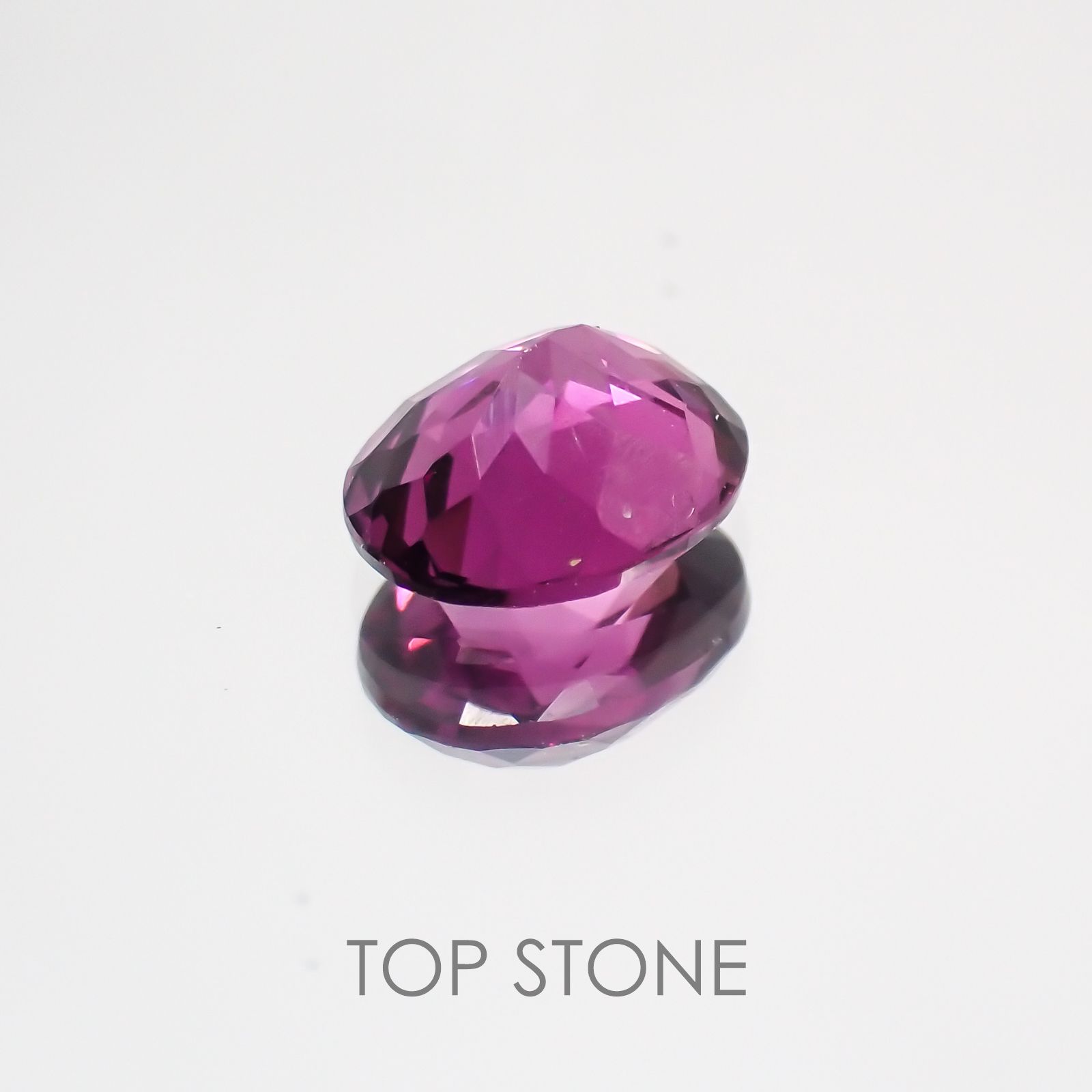 グレープガーネット(宝石名ガーネット) ブラジル産 0.72ct 識別済[21069692]5.8×4.8mm前後