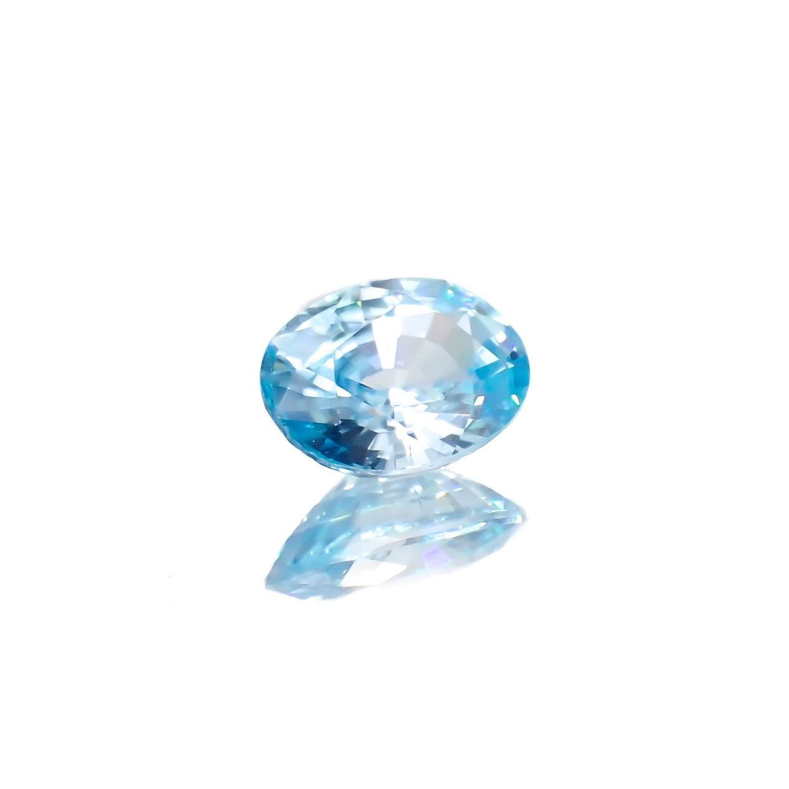 バイカラーブルージルコン カンボジア産 1.73ct / 7.9x5.9mm前後 [251120984]