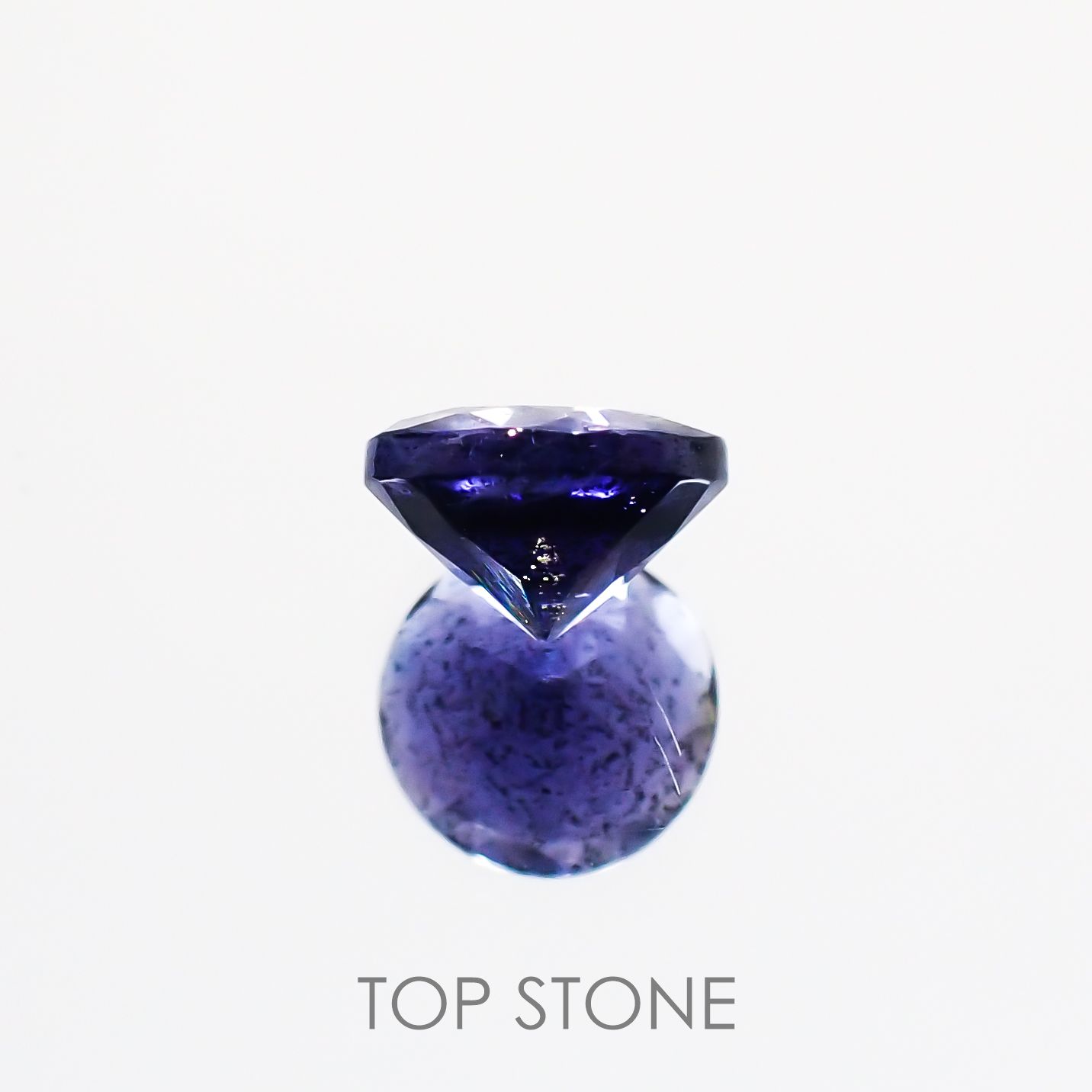 アイオライトサンストーン インド・ブラジル産 ルース 0.77ct[210611089]6.1×6mm前後