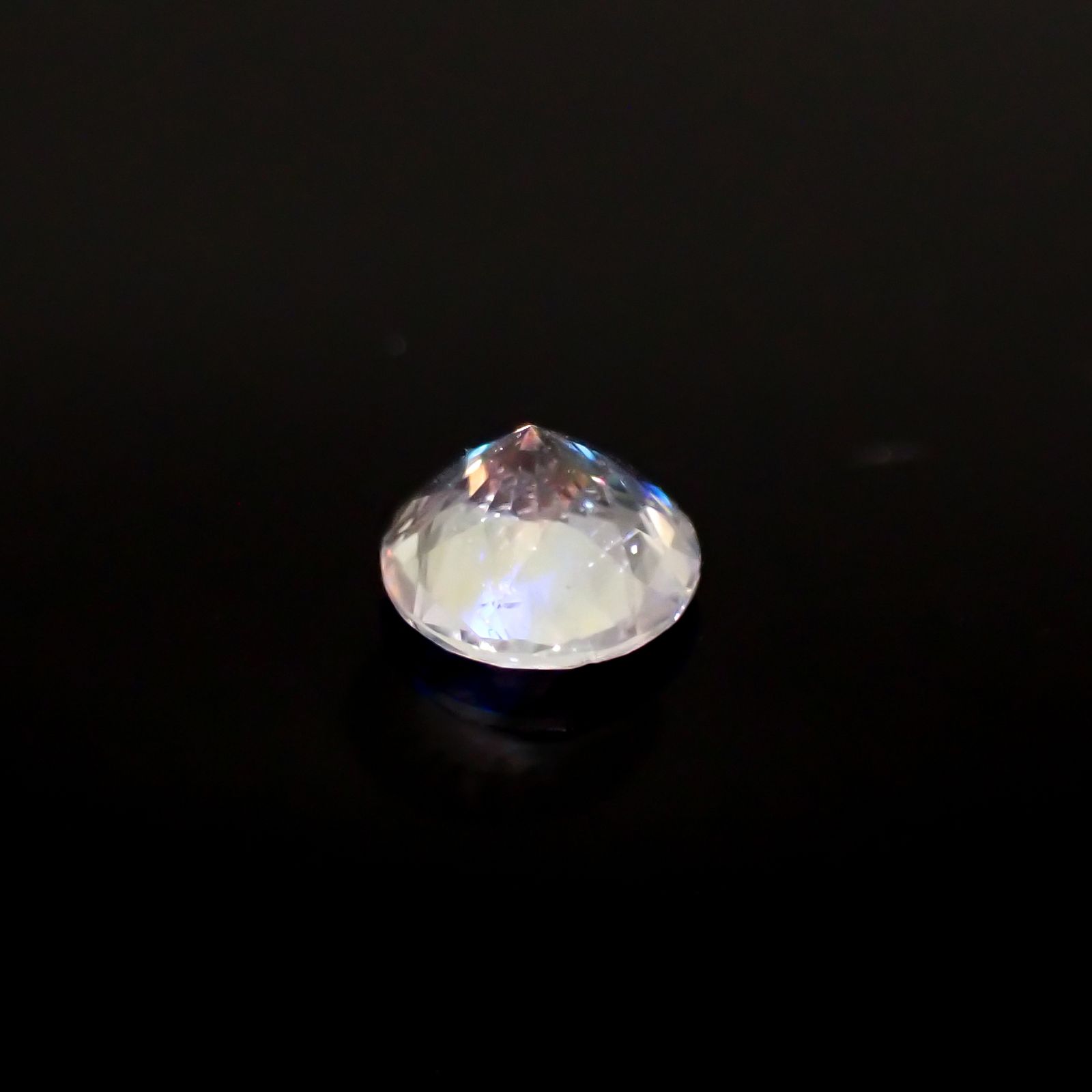 レインボームーンストーン ザンビア産 0.20ct[240828619]4x4mm前後