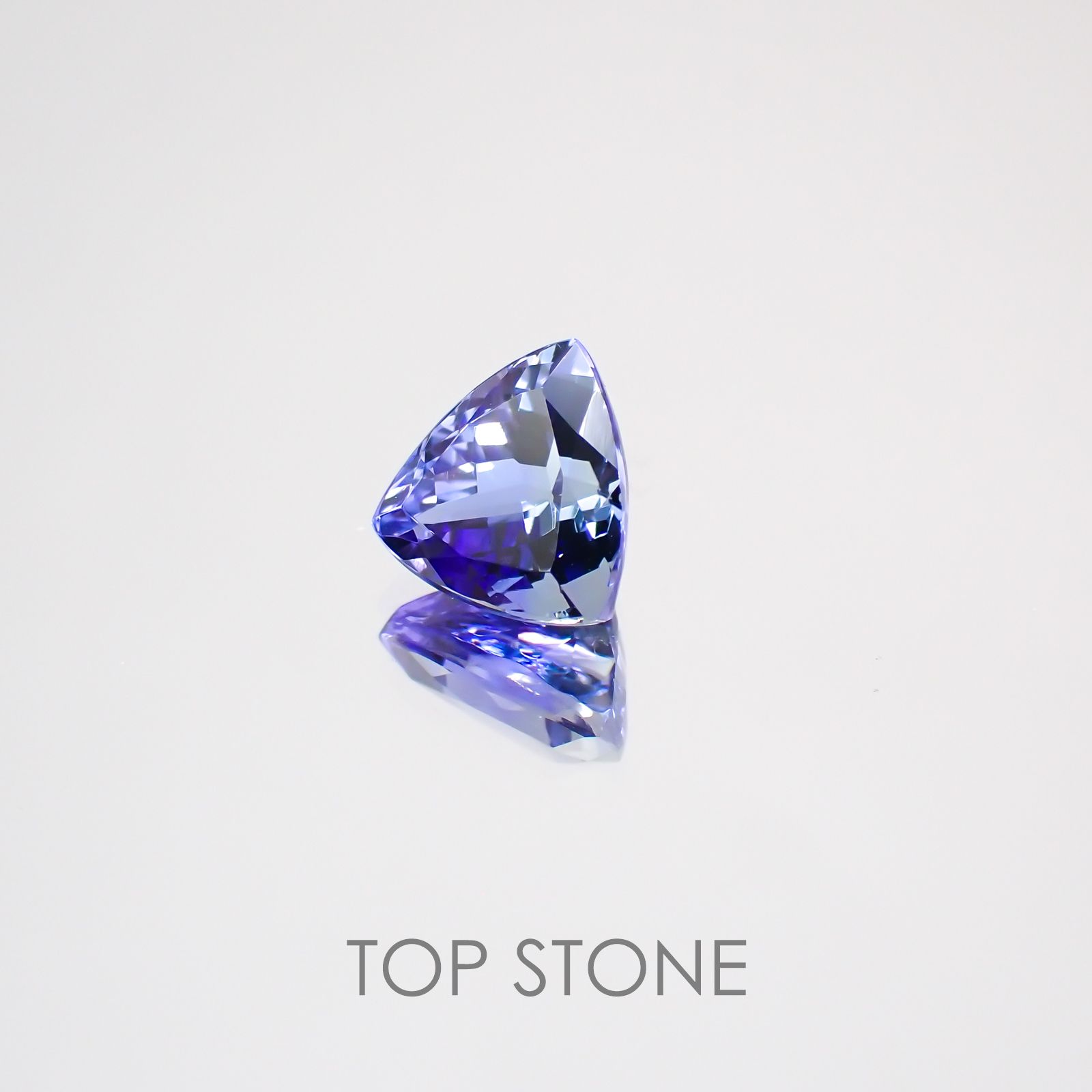 バイカラータンザナイト タンザニア産 ルース 1.6ct[210410416]7.1×7.1mm前後