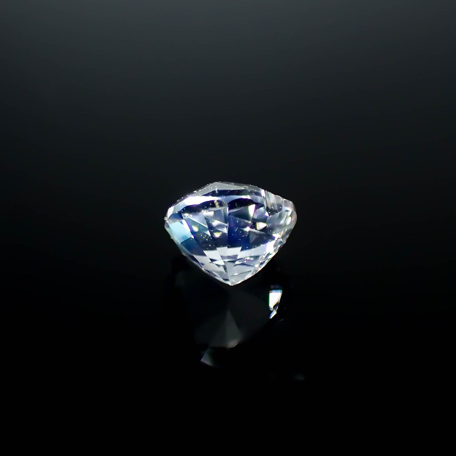 レインボームーンストーン ザンビア産 0.35ct [250730910]4.4x4.5mm前後