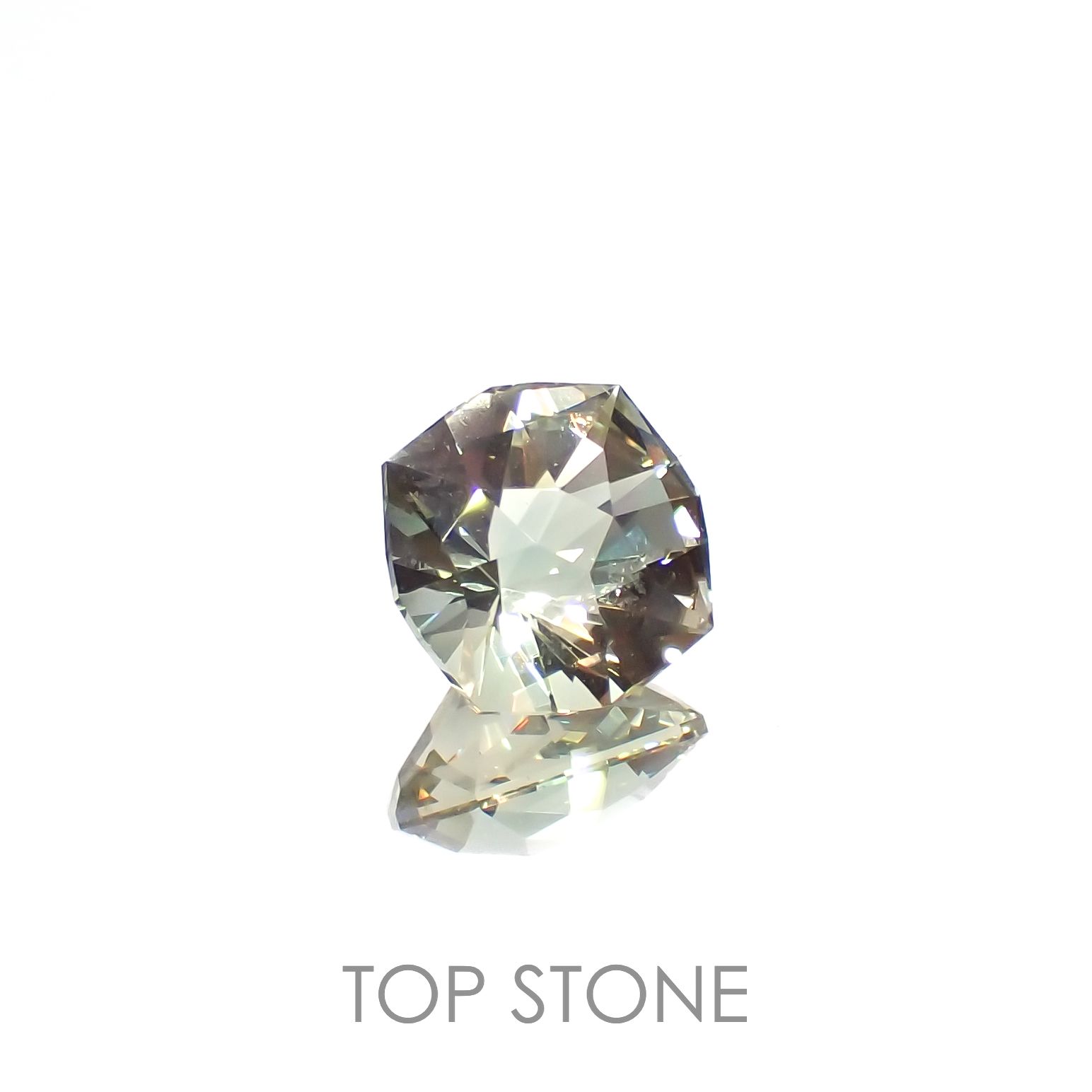 ◇カスタムカット◇バイカラーオレゴンサンストーン(宝石名ラブラドライト)アメリカ・オレゴン州産 2.92ct 識別済[230321114]9.4x9.3mm前後