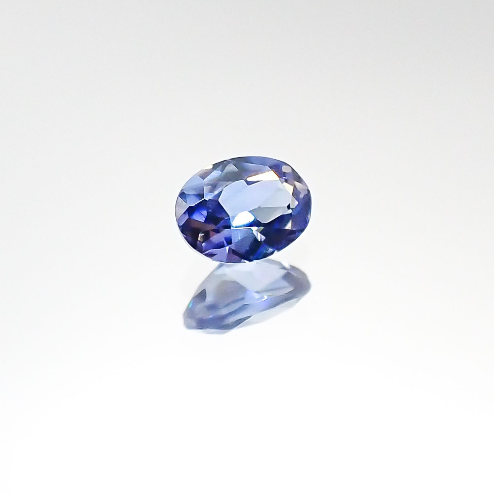 ベニトアイト(宝石名ベニトアイト)アメリカ・カリフォルニア州産 0.152ct ソ付(彩珠)[220817306]3.6x2.8mm前後