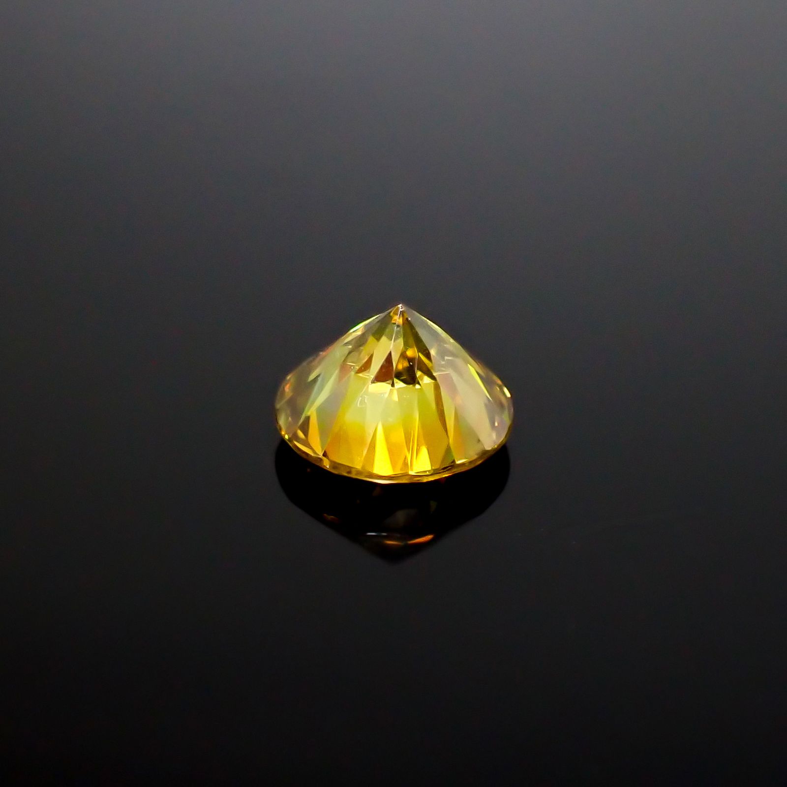 スファレライト スペイン産 2.51ct [250330097]8.1x8mm前後