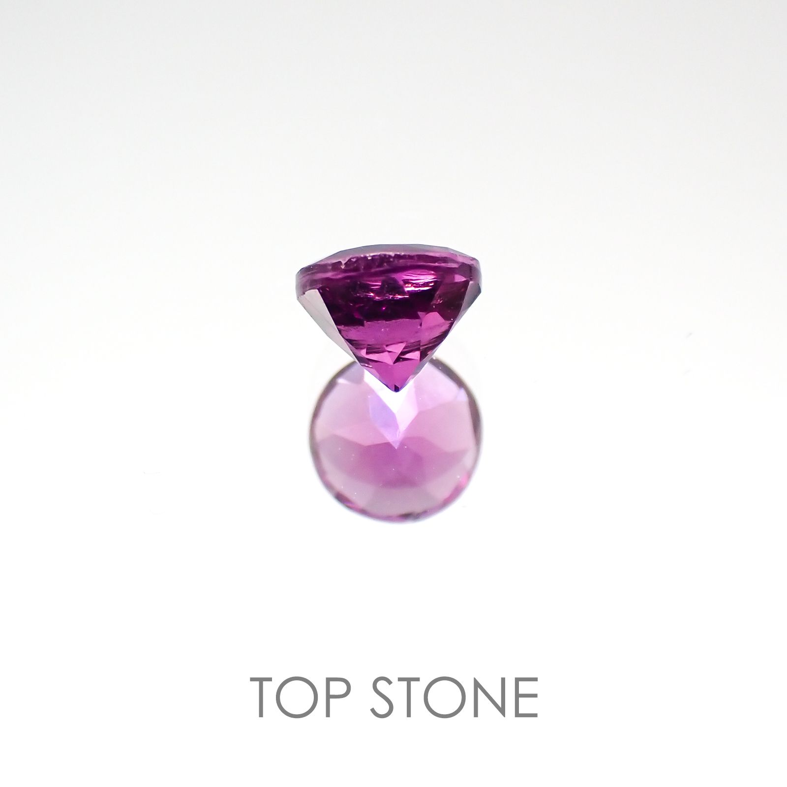 マラヤガーネット(宝石名ガーネット) タンザニア産 0.42ct 識別済[20017598]4.1×4.1mm前後