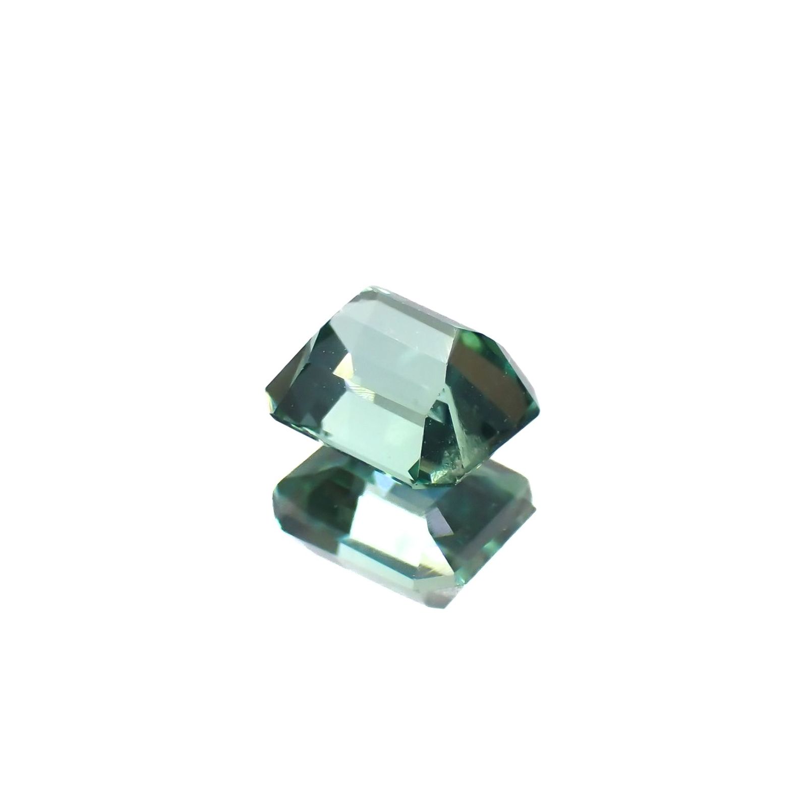 ブルーグリーントルマリン(宝石名トルマリン)ルワンダ産 識別済 0.93ct / 6x5.1mm前後 [221118986]