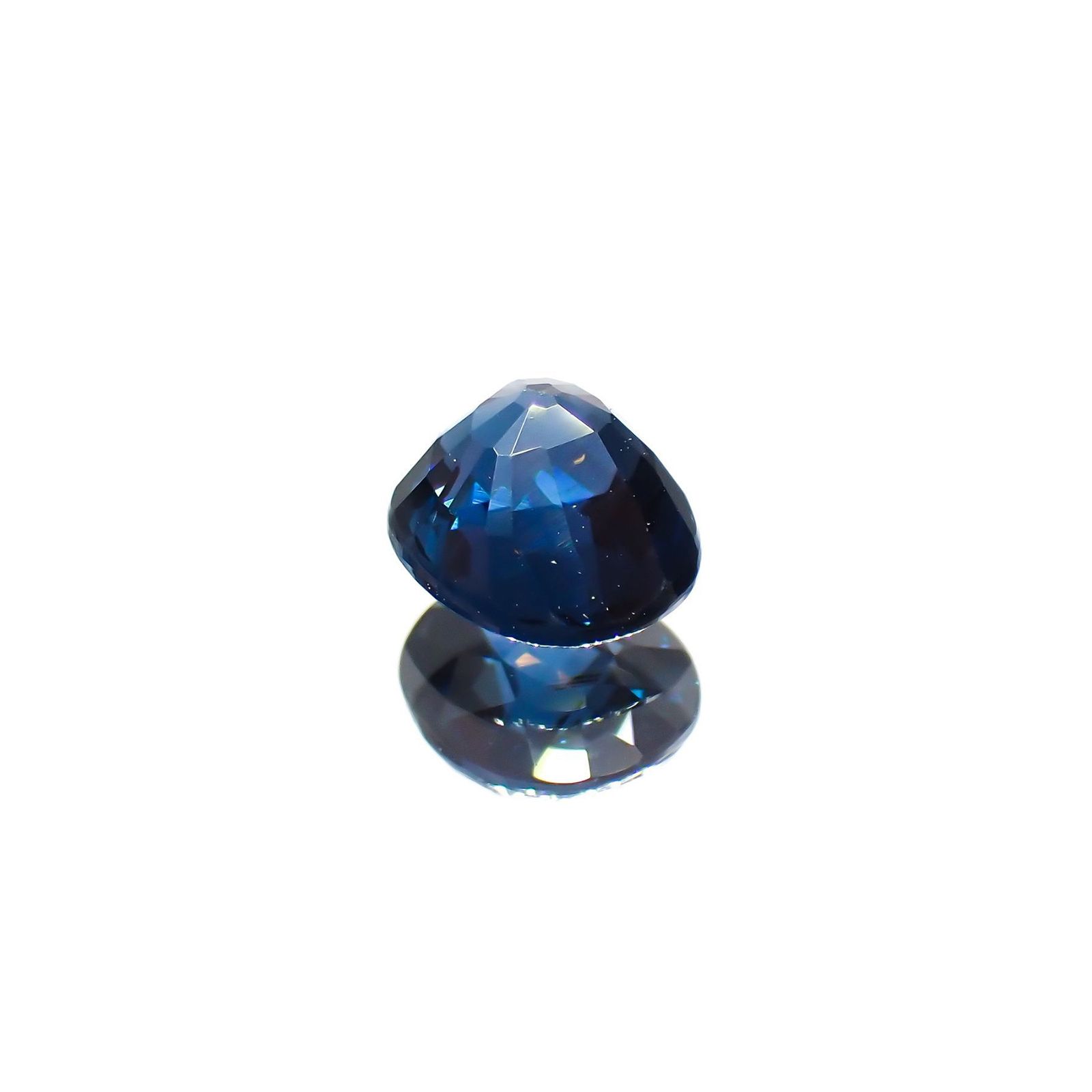 コバルトブルースピネル(宝石名ブルー・スピネル)スリランカ産 ソ付(日独) 1.051ct / 6.37x5.33mm前後 [220113825]