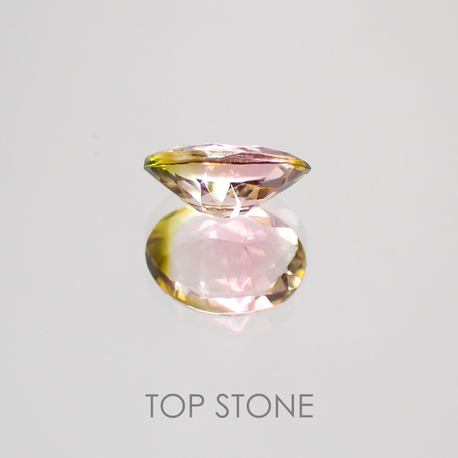 バイカラートルマリン ブラジル・アフリカ産 ルース 0.56ct[210410453]6.8×4.9mm前後