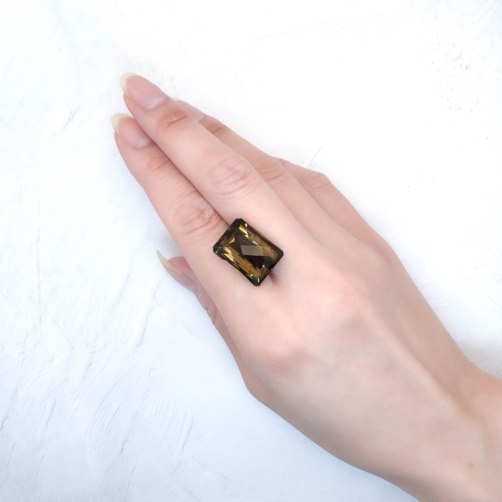 スモーキークォーツ ブラジル産 18.41ct / 18x12.9mm前後 [251031249]