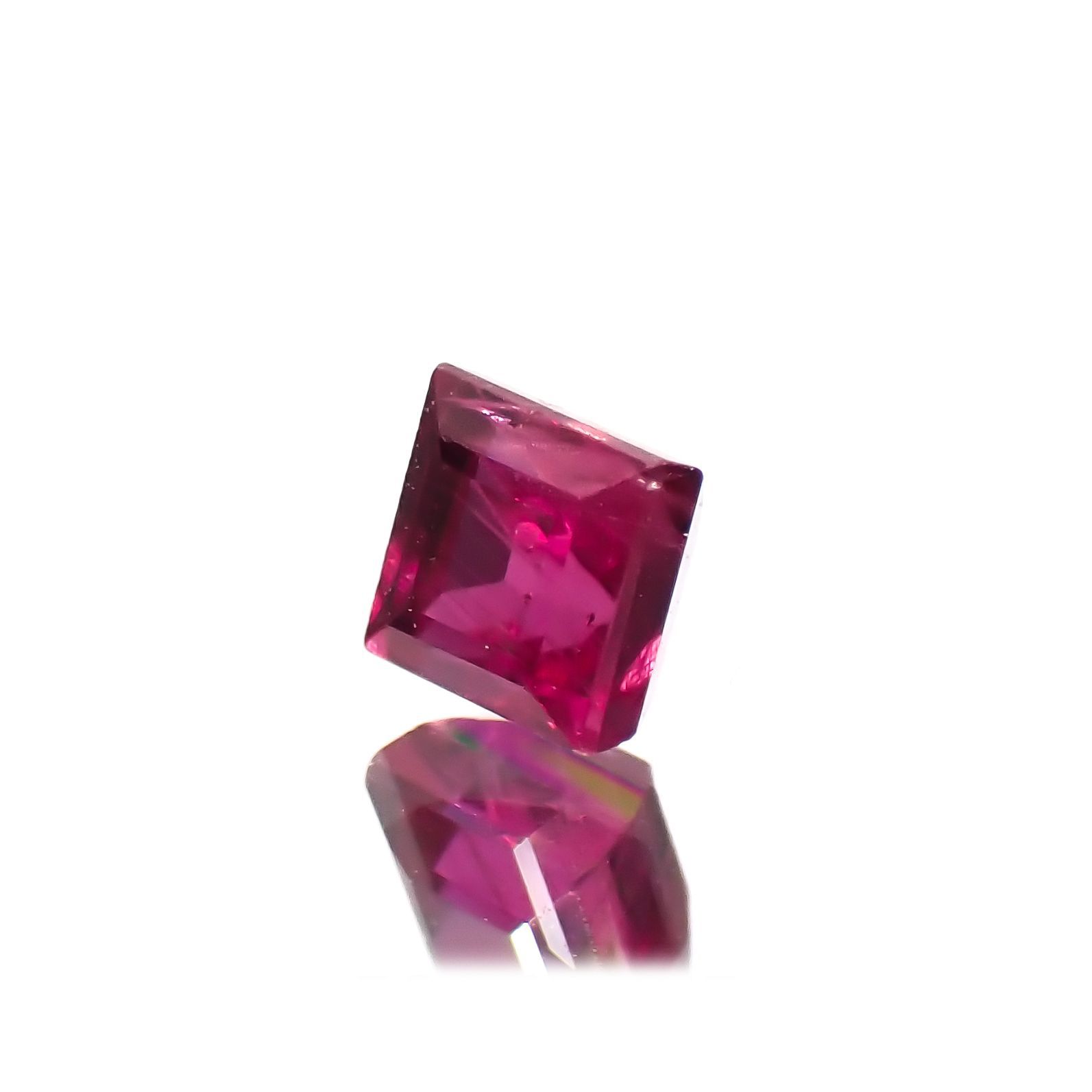 ルビー タイ/ビルマ産 0.25ct[220616362]2.8x2.8mm前後