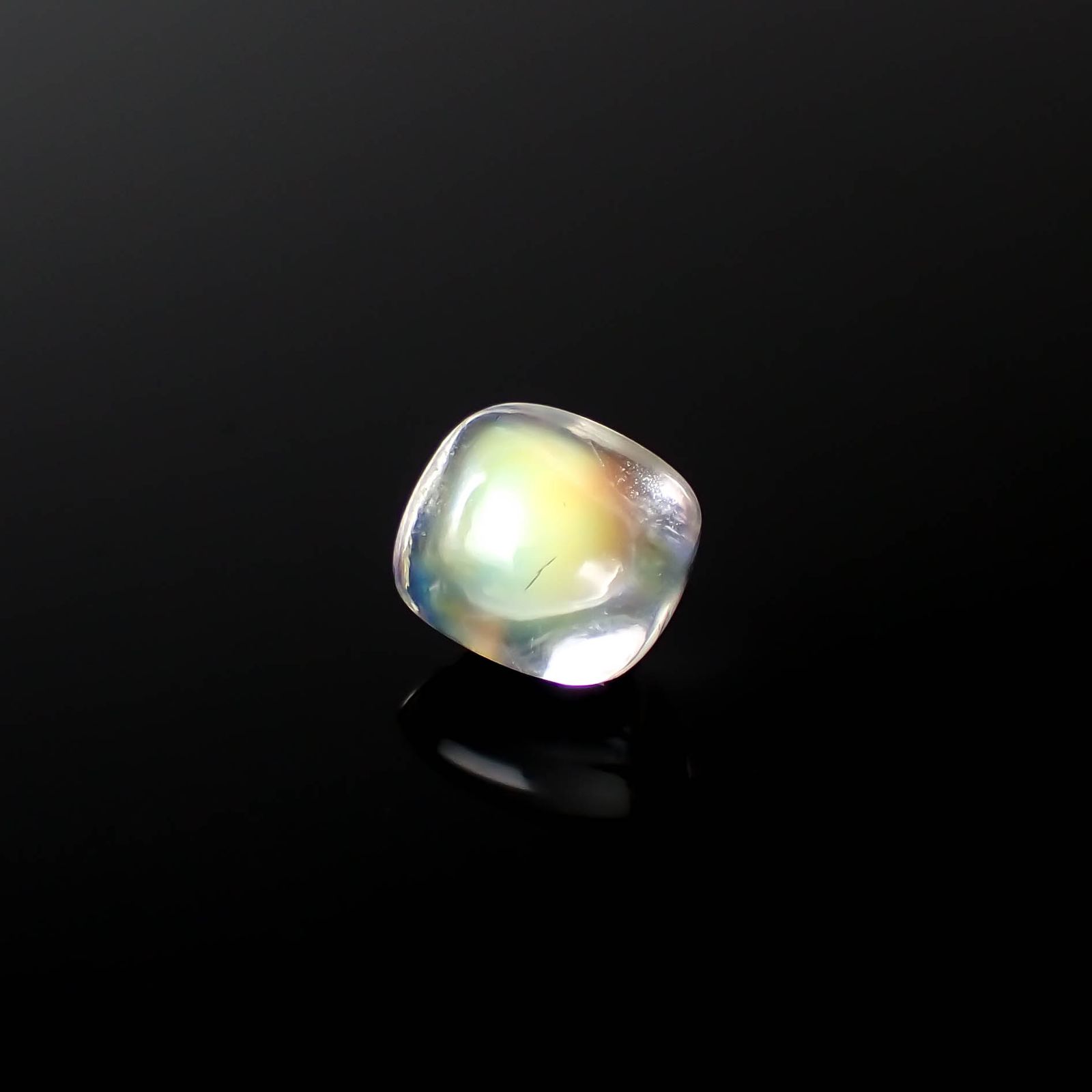 ◇バフカット◇レインボームーンストーン(宝石名ラブラドライト)マダガスカル産 1.213ct ソ付(彩珠)[240427201]6.5x5.7mm前後