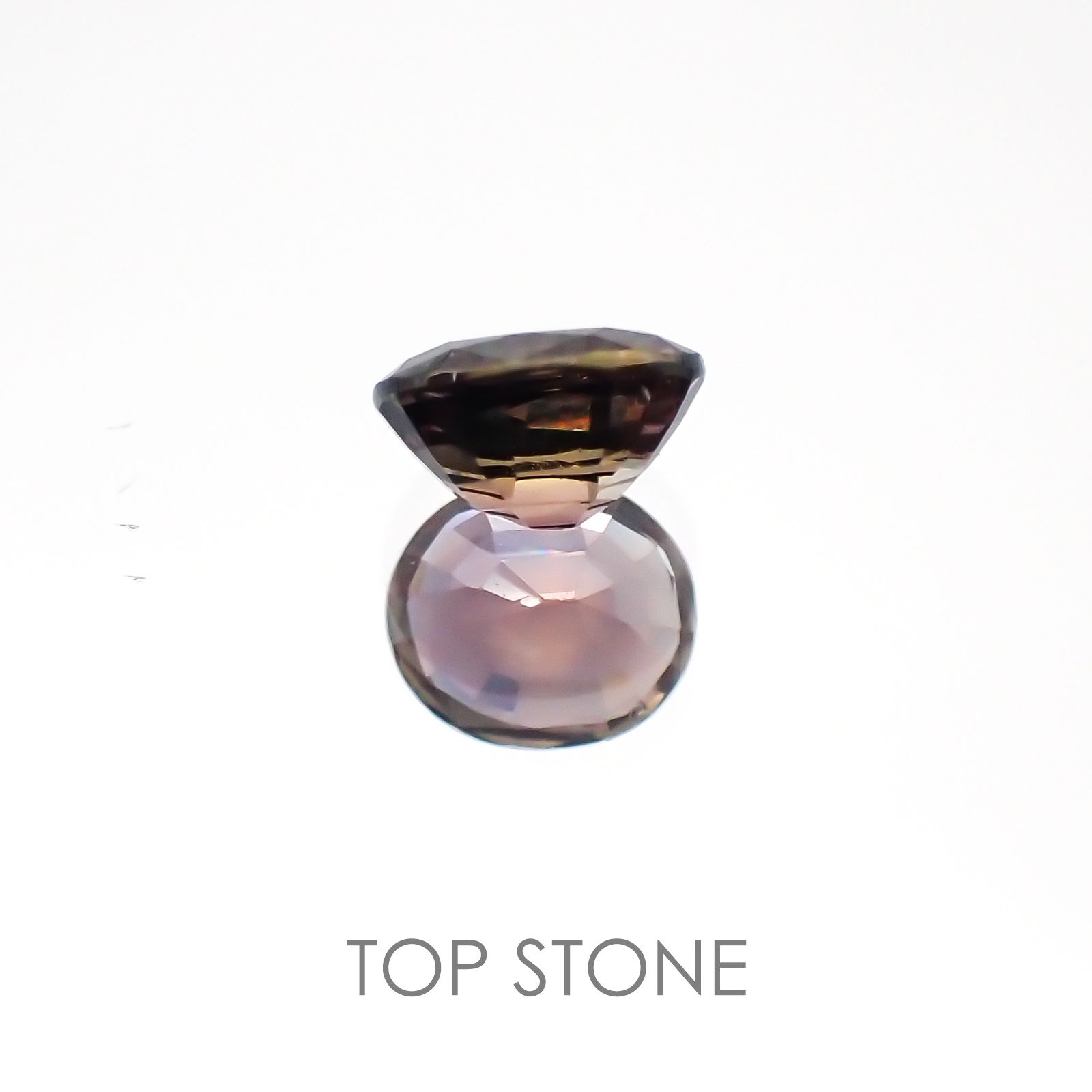 カラーチェンジサファイア非加熱(宝石名サファイア) タンザニア産 0.60ct 識別済[21018315]5.2×4.4mm前後