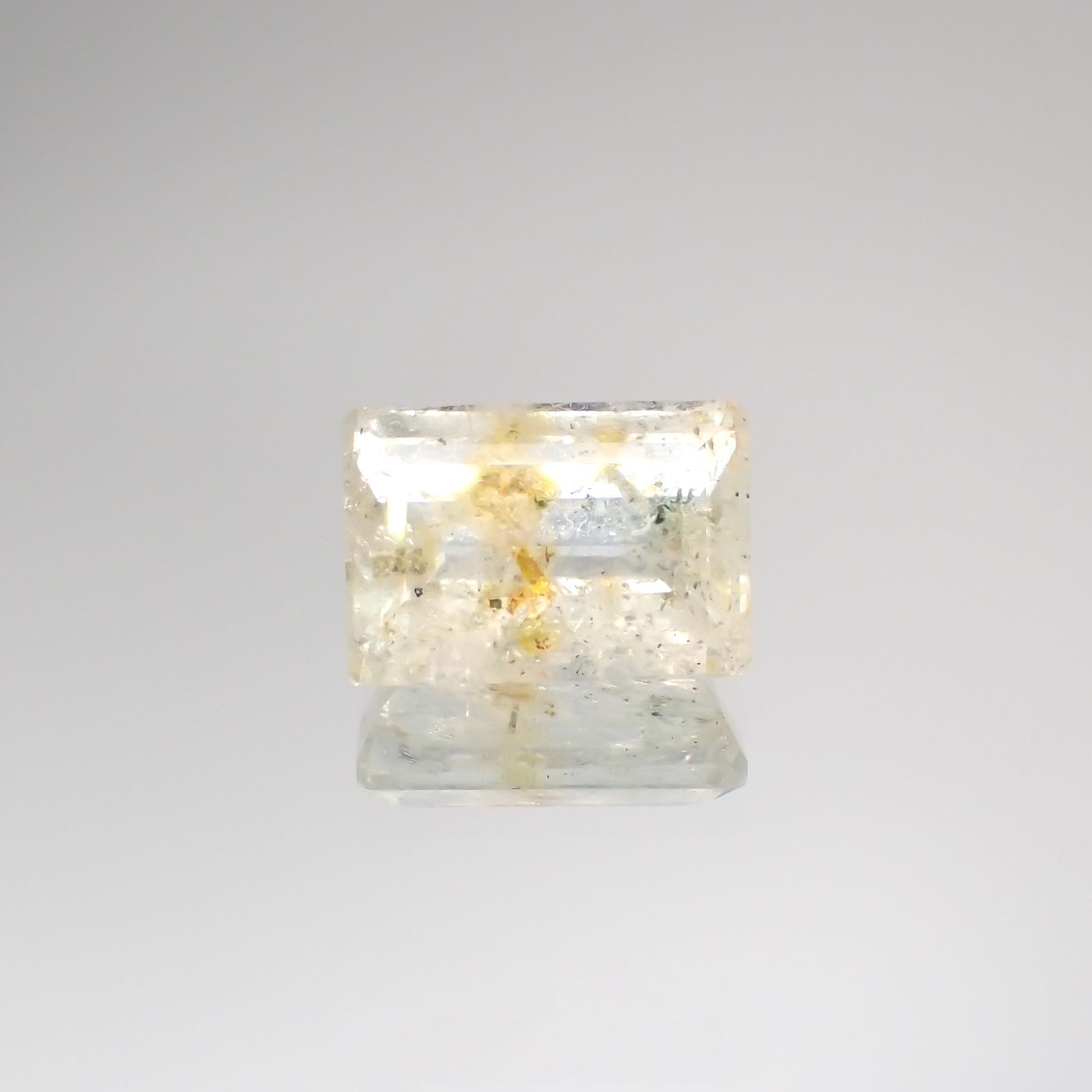 オーロラアクアマリン(宝石名アクアマリン) ブラジル産 3.07ct 識別済[210812714]10.7×7.6mm前後