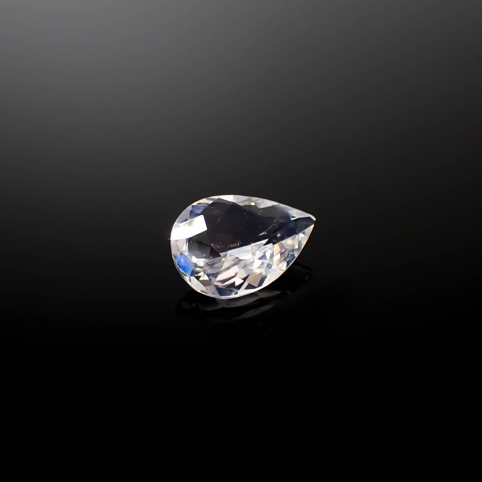 レインボームーンストーン ザンビア産 0.72ct[240326923]7.9x5.6mm前後