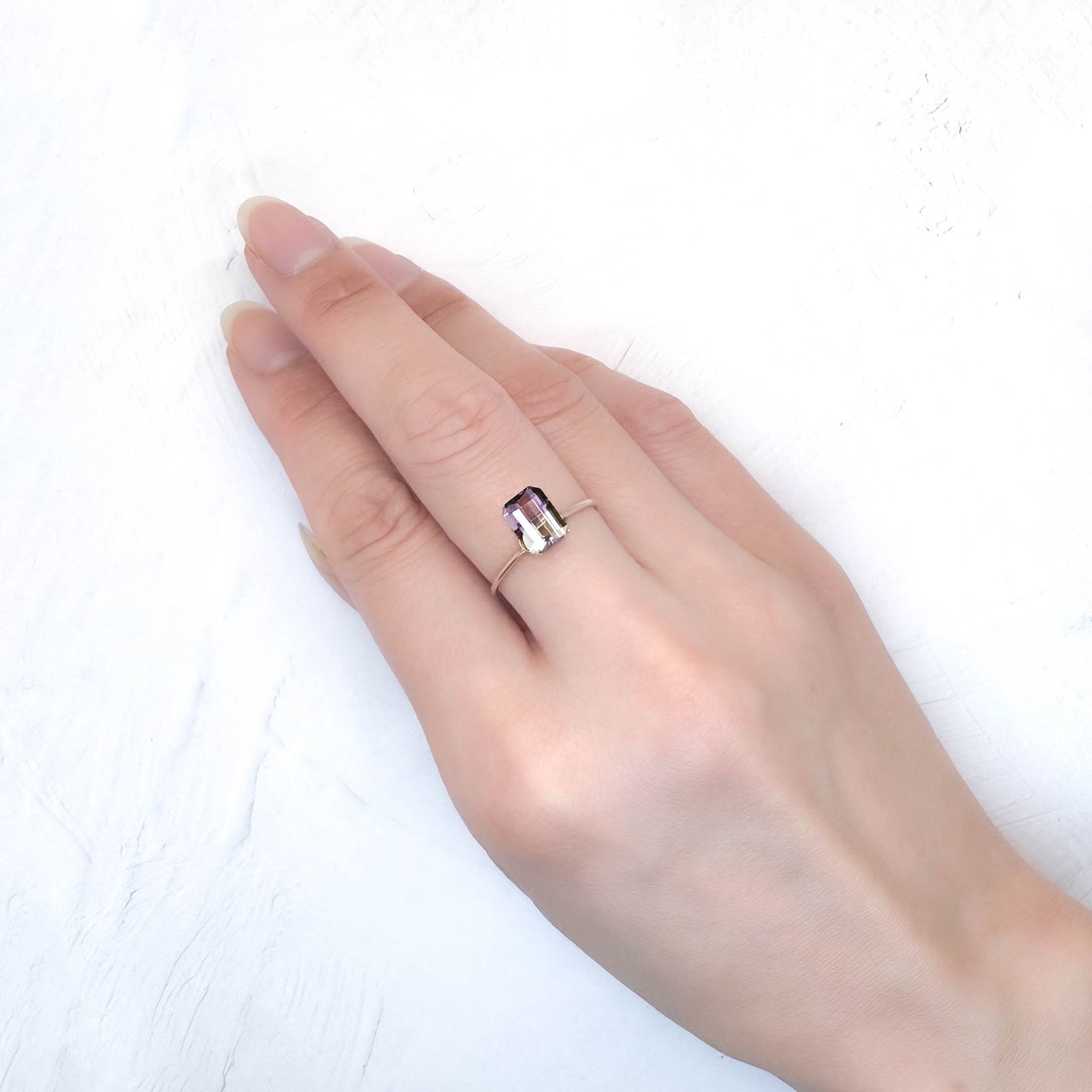 アワーグラスアメジスト モロッコ産 1.43ct / 7.8x5.9mm前後 [251031281]