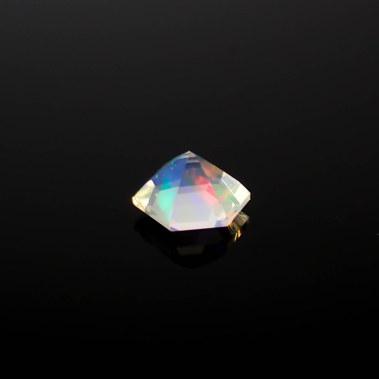 ◇ヘキサゴンカット◇エチオピアオパール エチオピア産 0.12ct[240226213]3.5x3.5mm前後