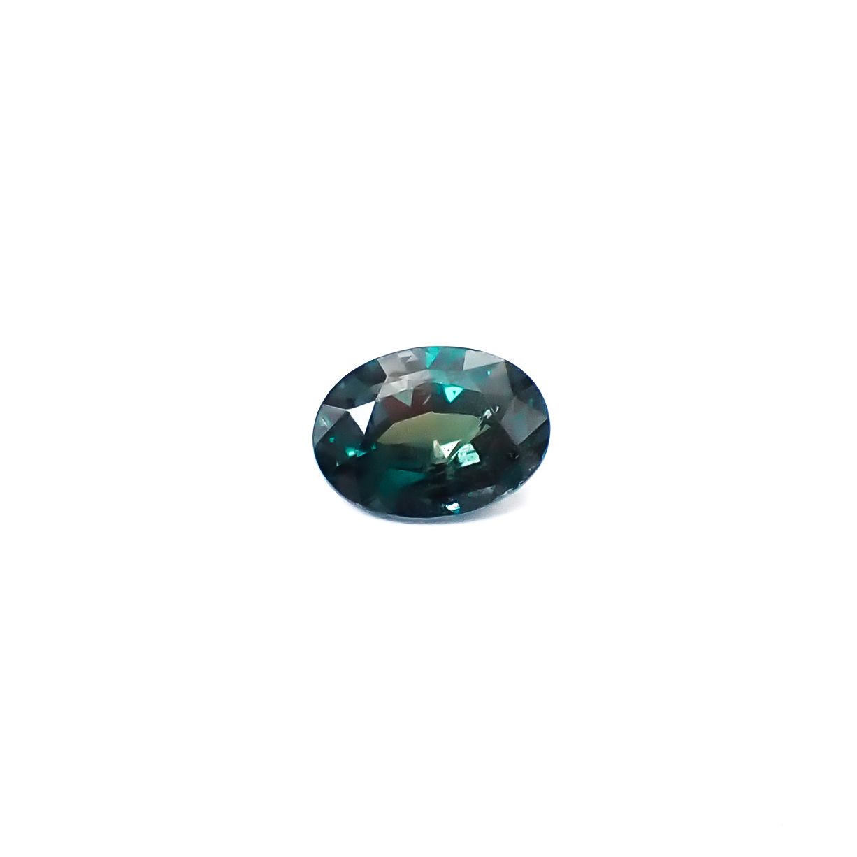 アレキサンドライト(宝石名アレキサンドライト)ブラジル産 GIA鑑付 0.88ct / 7.21x5.31mm前後 [260532227]