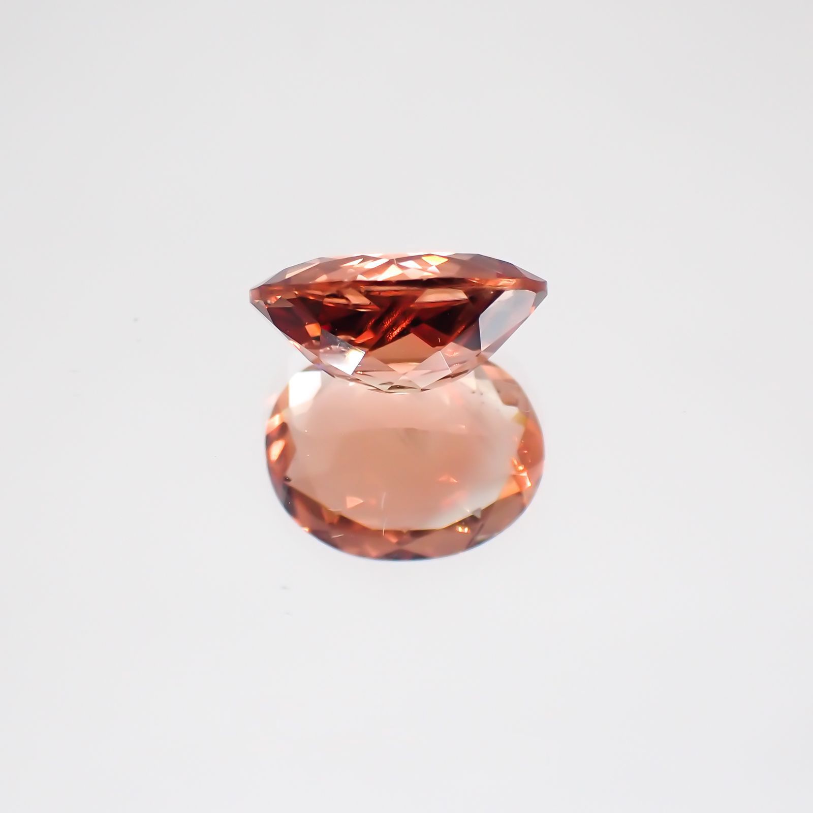 オレゴンサンストーン(宝石名ラブラドライト・サンストーン)アメリカ・オレゴン州産 2.409ct ソ付(彩珠)[230622266]10.5x8.3mm前後