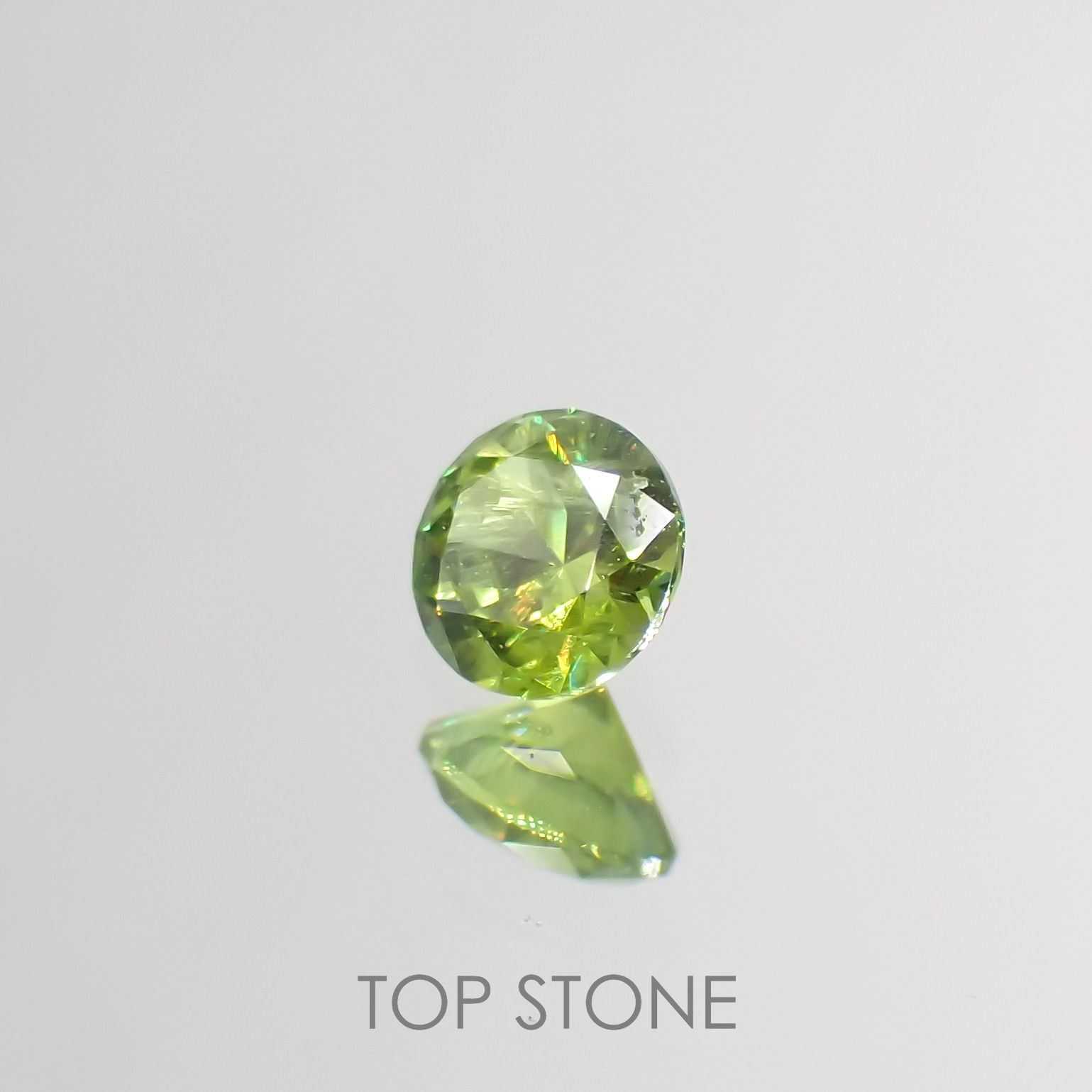 デマントイドガーネット(宝石名デマントイド・ガーネット)ロシア産 0.27ct 識別済[220616526]3.9x3.9mm前後