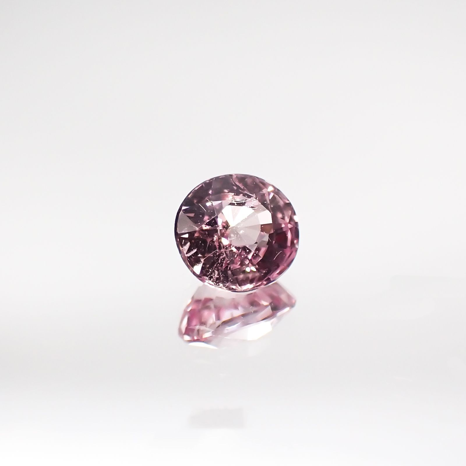 パパラチャサファイア(宝石名サファイア/別名パパラチャ・サファイア) スリランカ産 0.483ct ソ付(日独)[210711680]4.6×4.2mm前後