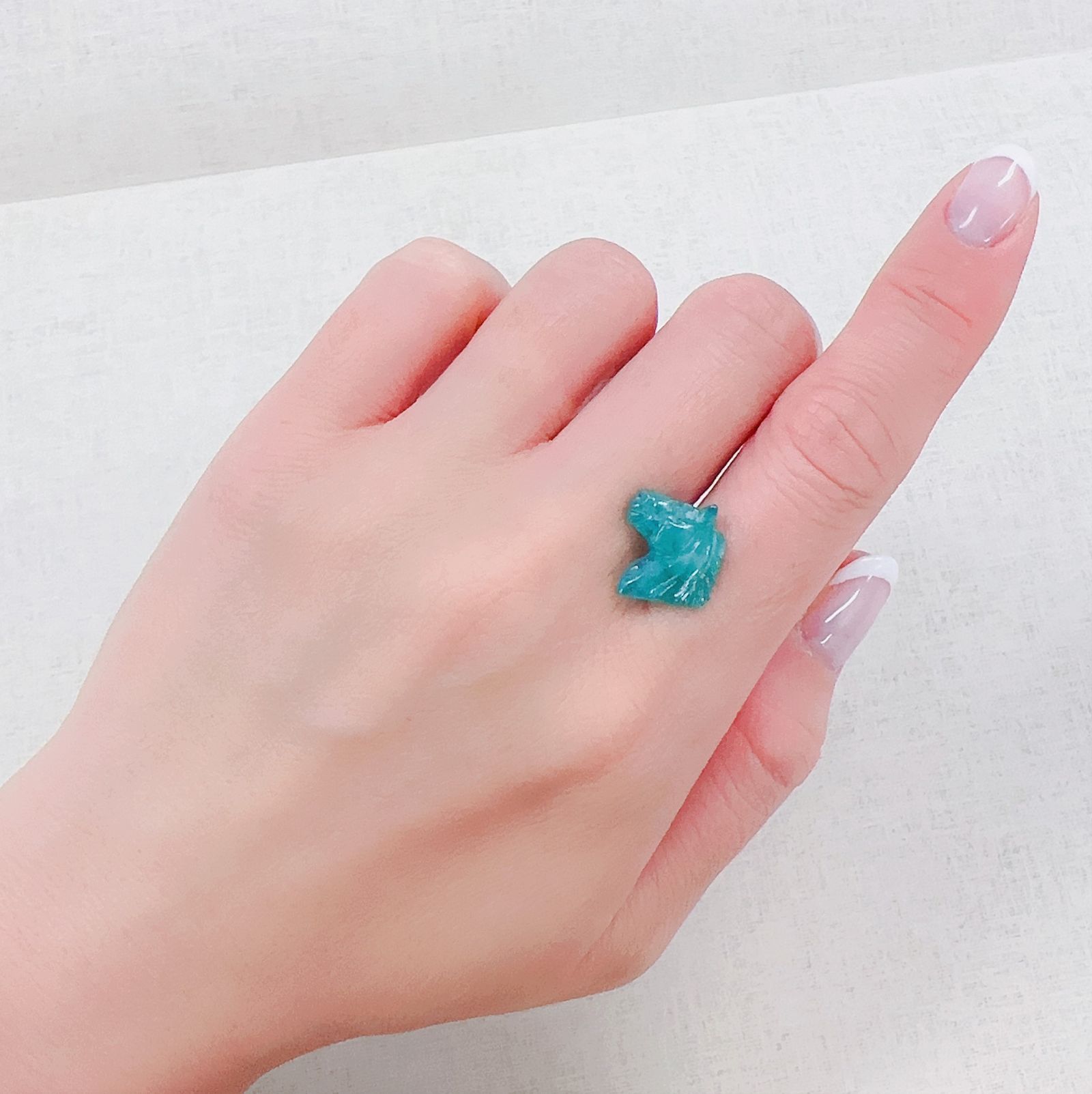 ◇カスタムカット・馬彫刻◇エメラルド コロンビア産 3.58ct[230421698]12.3x11.8mm前後
