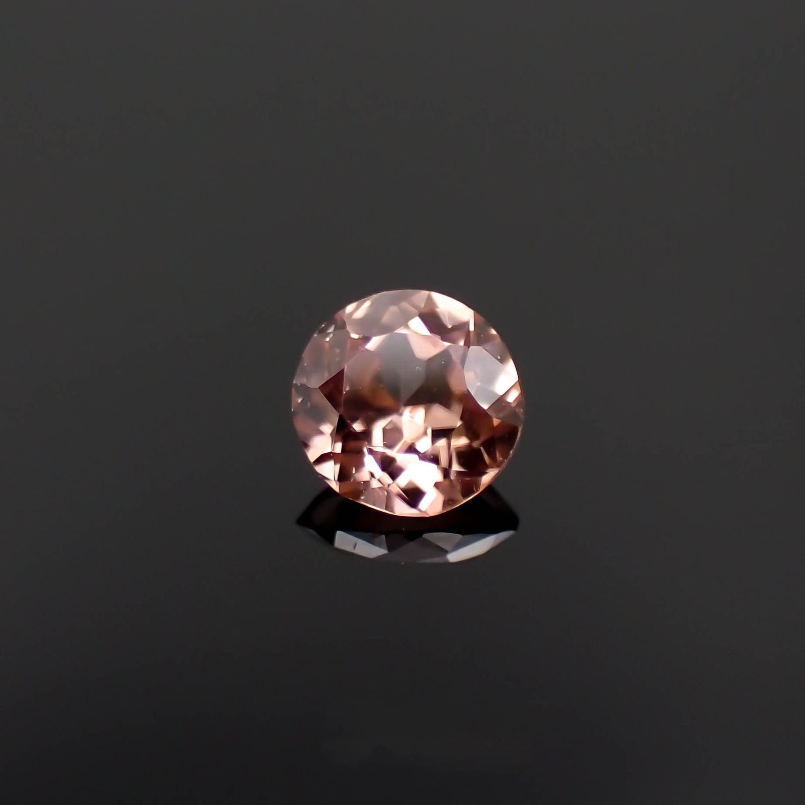ピンクジルコン(宝石名ジルコン)スリランカ/カンボジア産 0.54ct 識別済[230320997]4.7x4.6mm前後