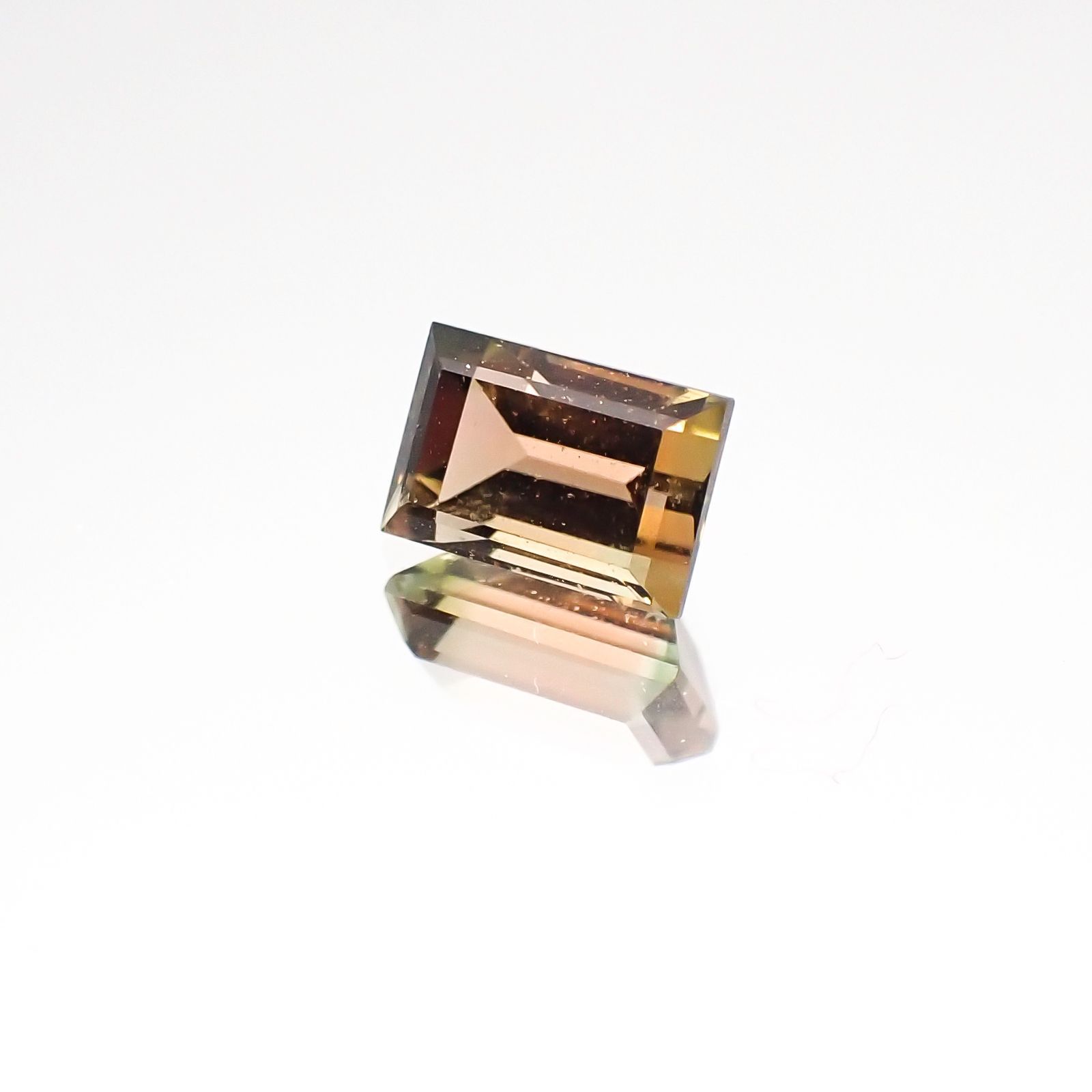 バイカラートルマリン(宝石名バイカラー・トルマリン)ブラジル産 0.77ct 識別済[230622366]6.1x4mm前後