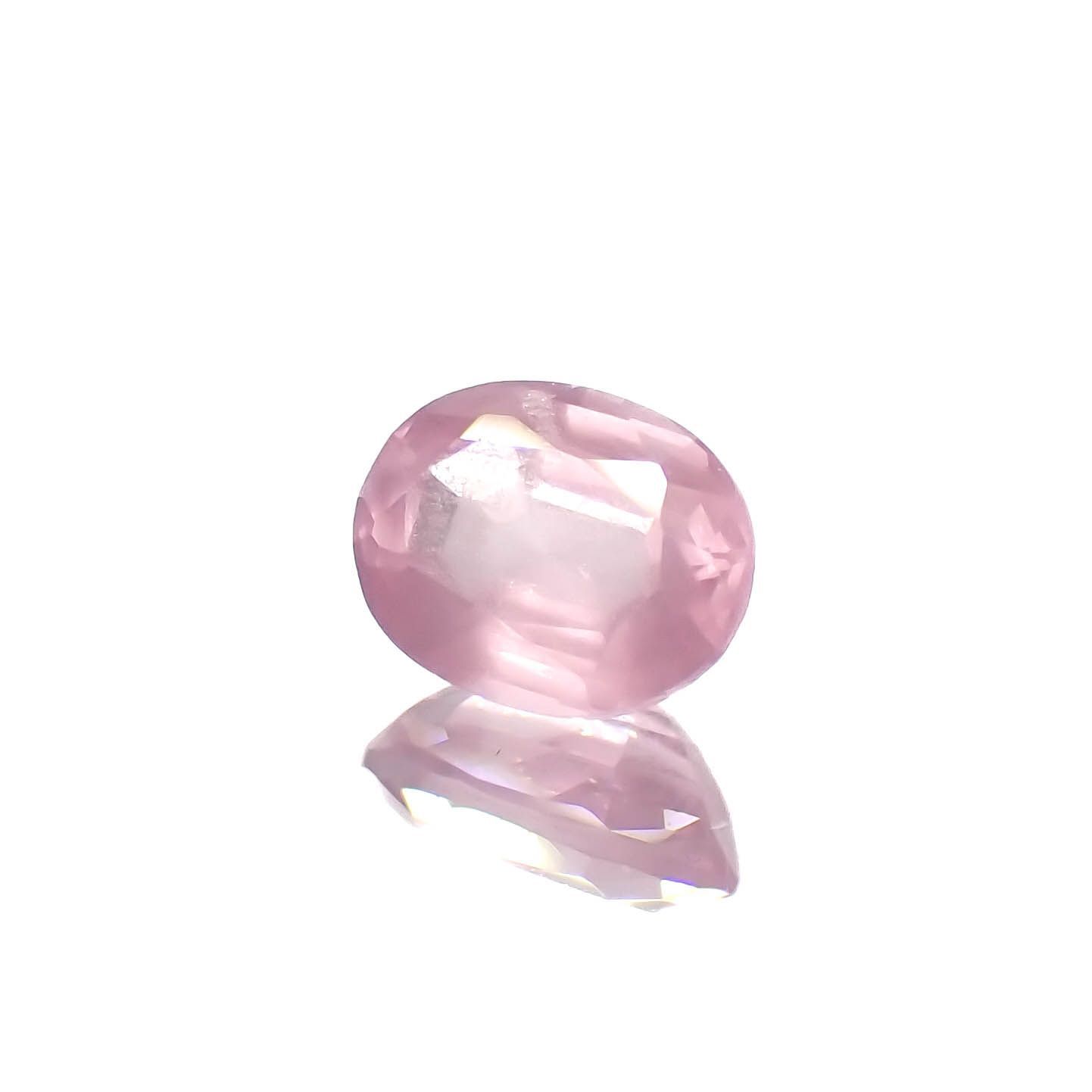 シルキーピンクスピネル(宝石名スピネル)タンザニア産 0.38ct 識別済[240219489]4.9x3.8mm前後