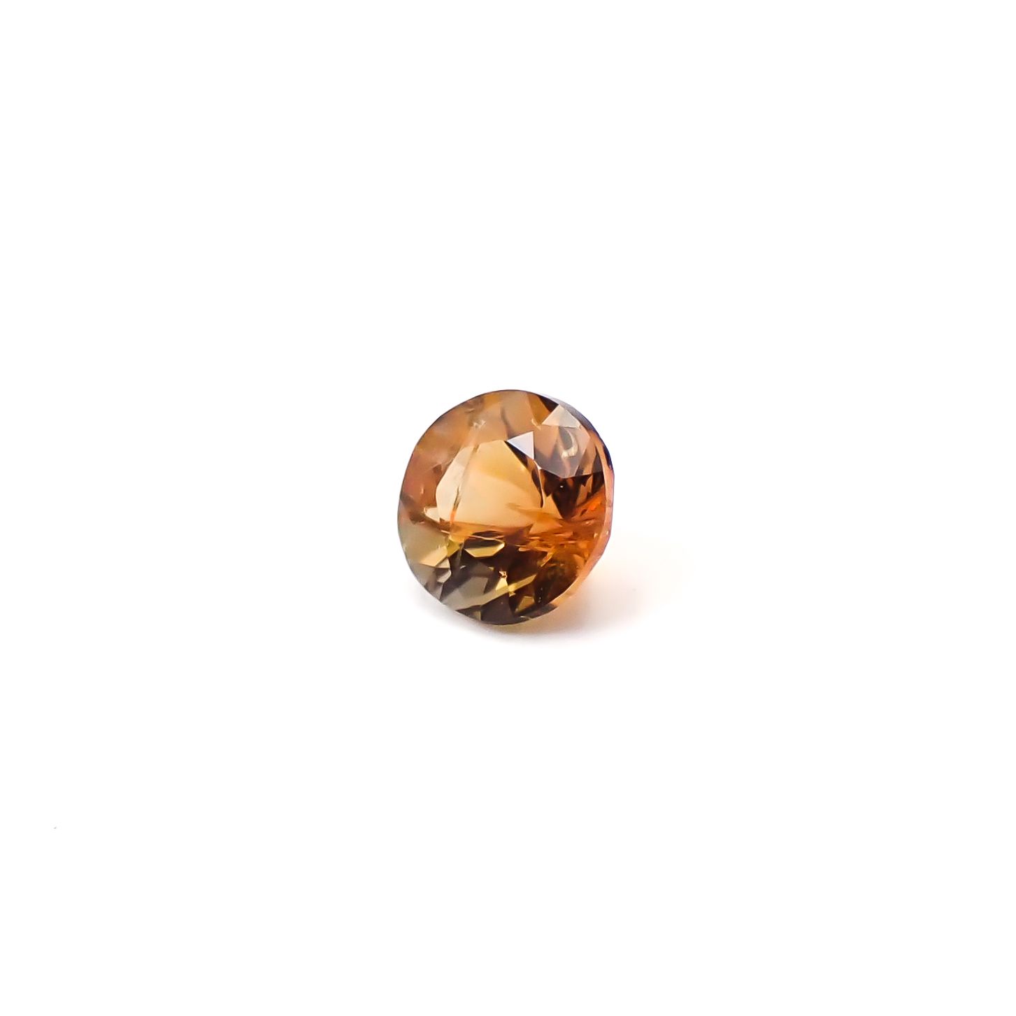 ゴールデンアイオライト(宝石名コーディエライト)マダガスカル産 識別済 0.28ct / 4.3x4.3mm前後 [260532195]