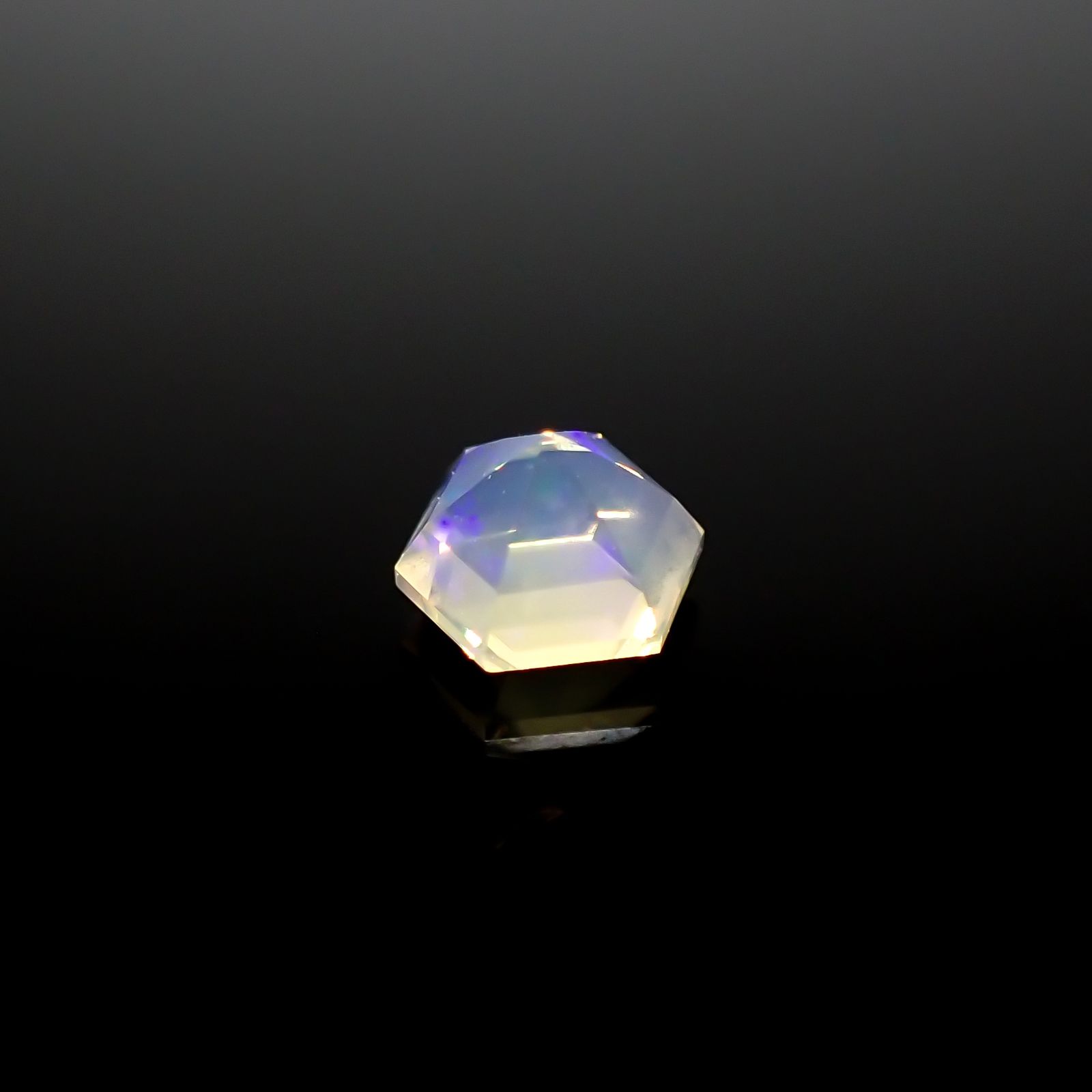 ◇ヘキサゴンカット◇エチオピアオパール エチオピア産 0.17ct[240226211]4x3.8mm前後