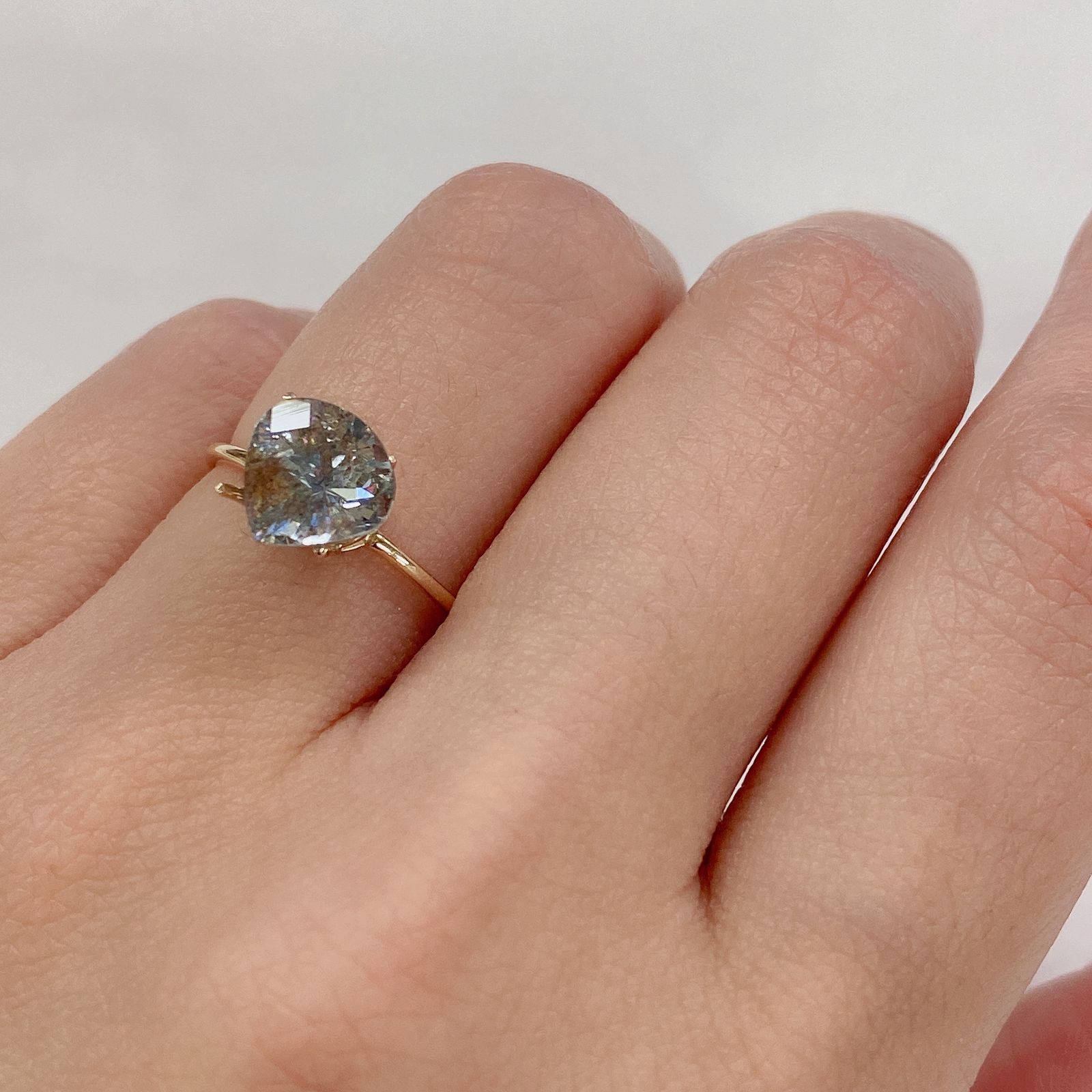 アベンチュリンアクアマリン(宝石名アクアマリン) ナイジェリア産 2.19ct 識別済[210712980]8.1×8mm前後