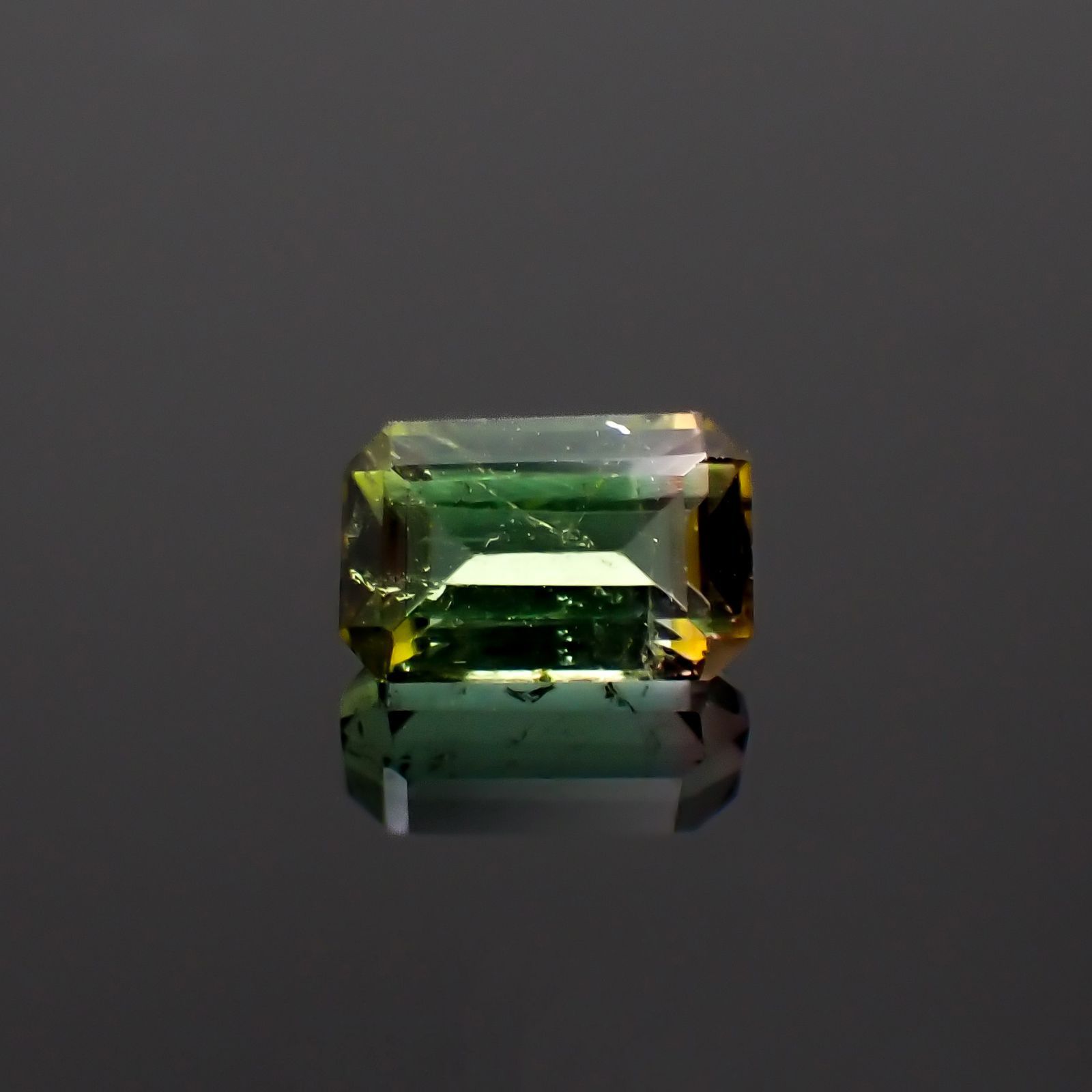 バイカラートルマリン コンゴ民主共和国産 0.89ct[230220542]6.6x4.2mm前後