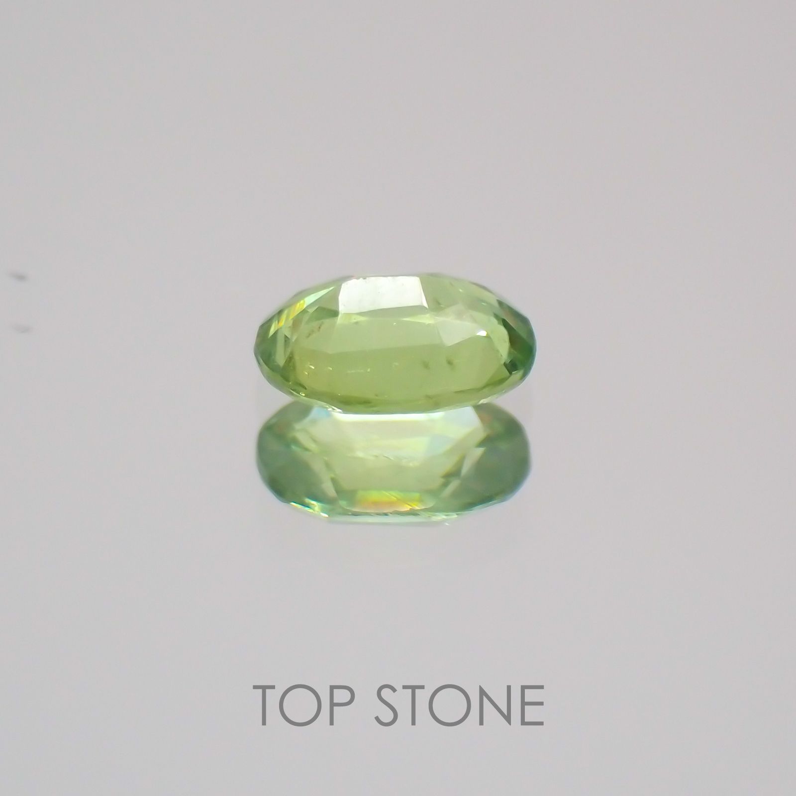 デマントイドガーネット(宝石名デマントイド・ガーネット) ナミビア産 0.17ct 識別済[21059885]4.1×3mm前後