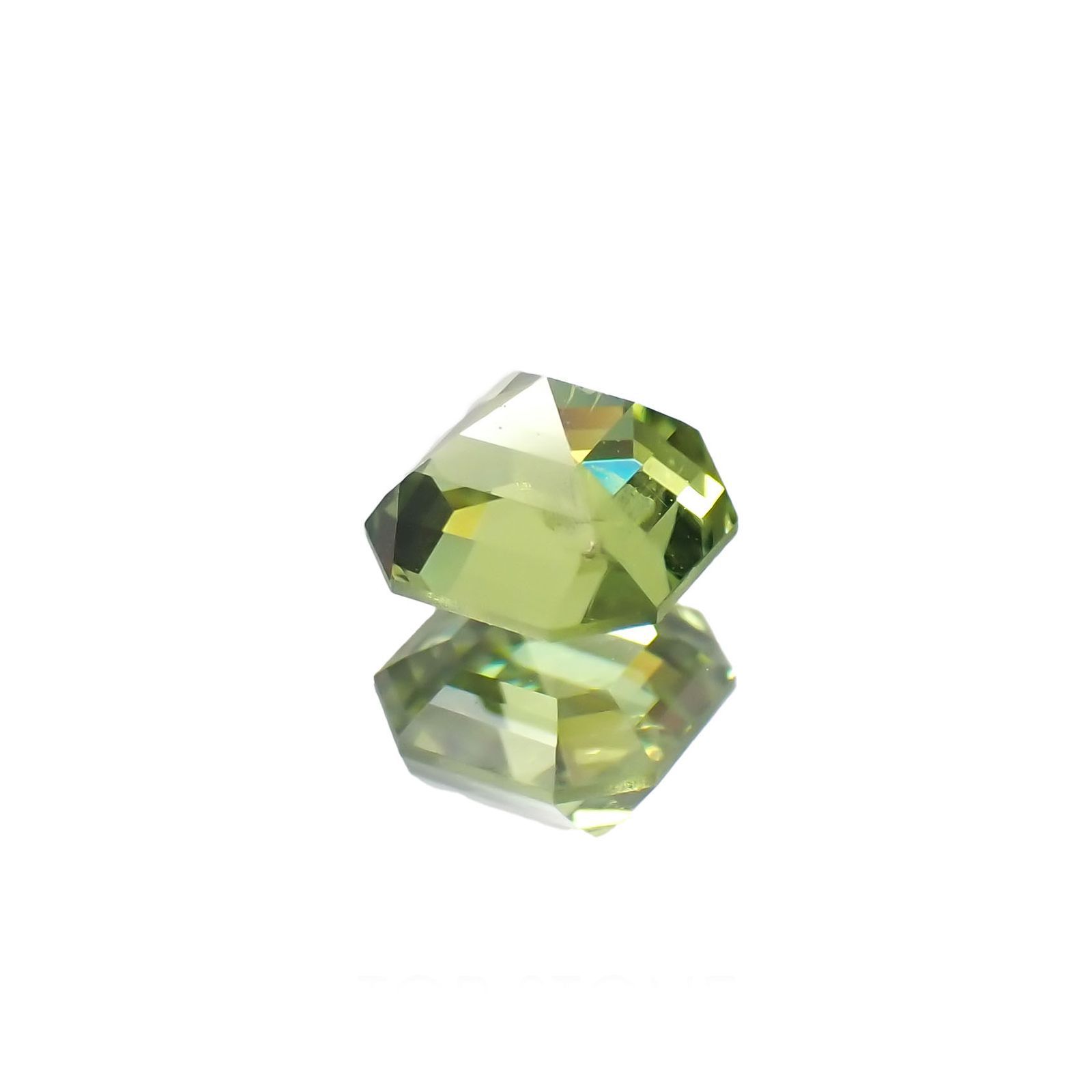 デマントイドガーネット ロシア産 0.50ct [221018869]4.3x4.3mm前後