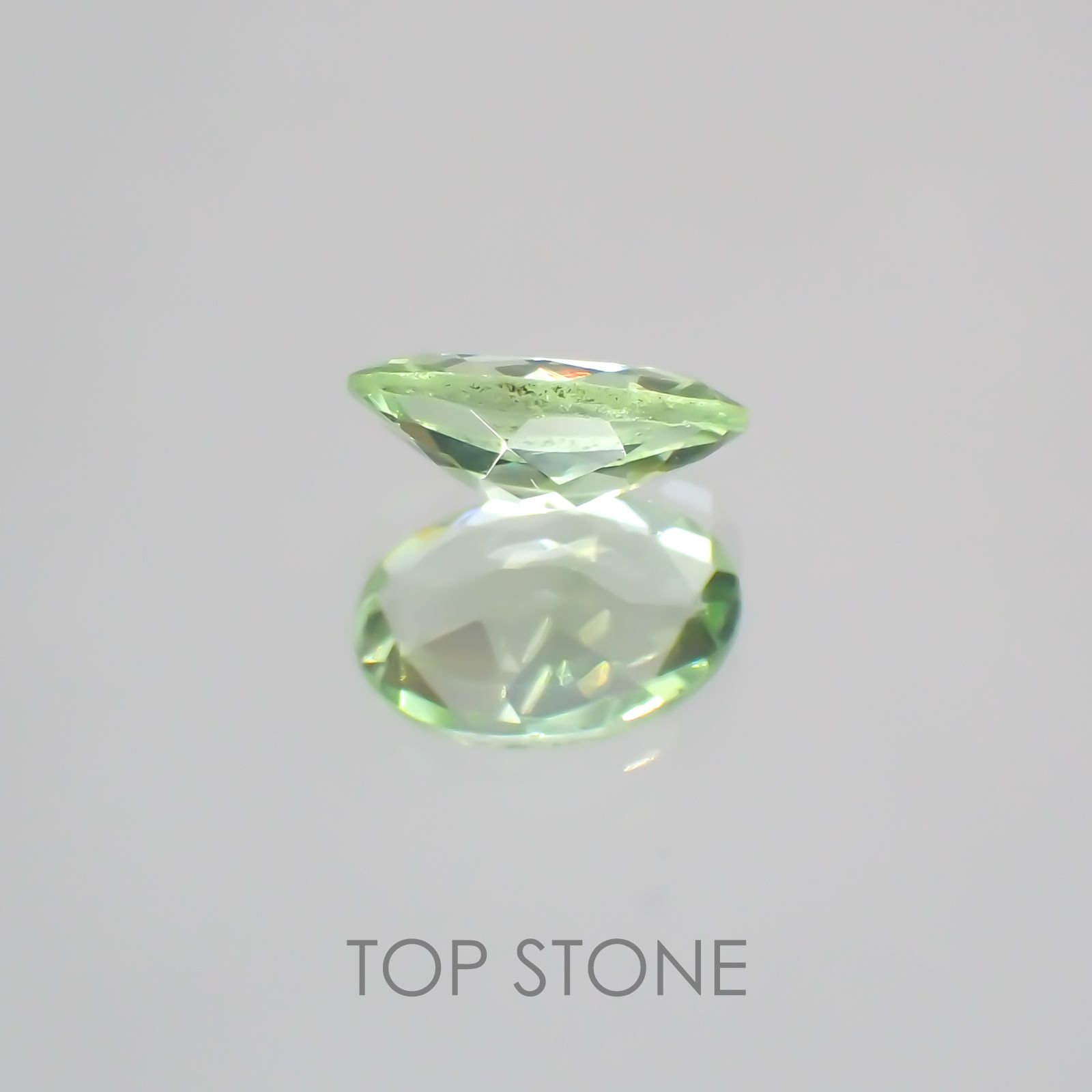 ミントガーネット タンザニア産 ルース 0.48ct[210610005]6.3×4.3mm前後