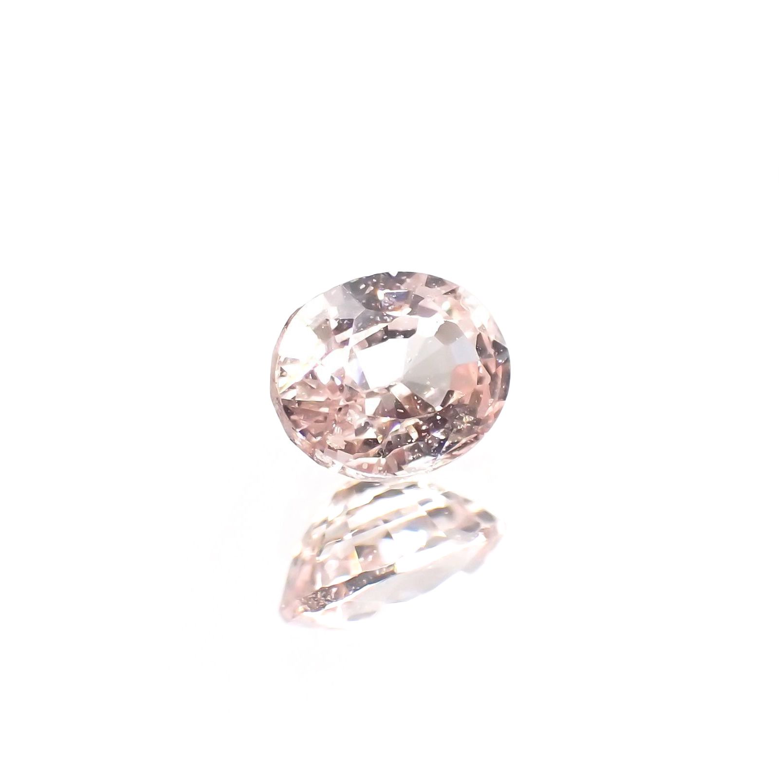 ピンクサファイア(宝石名ピンク・サファイア) マダガスカル/スリランカ産 識別済 0.57ct / 5.3x4.2mm前後 [210712556]