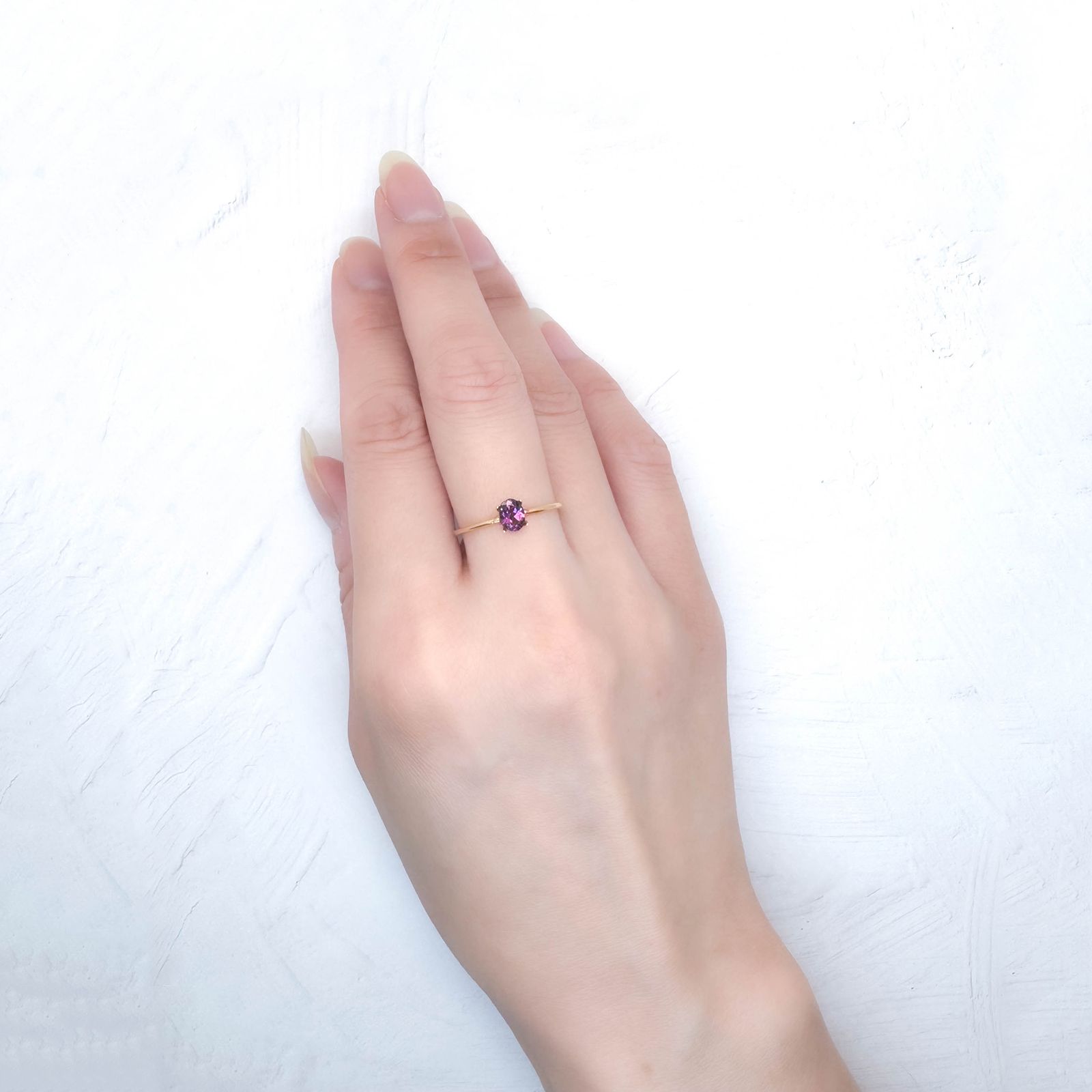 グレープガーネット(宝石名ガーネット)ブラジル産 識別済 0.43ct / 5.3x4mm前後 [250931143]