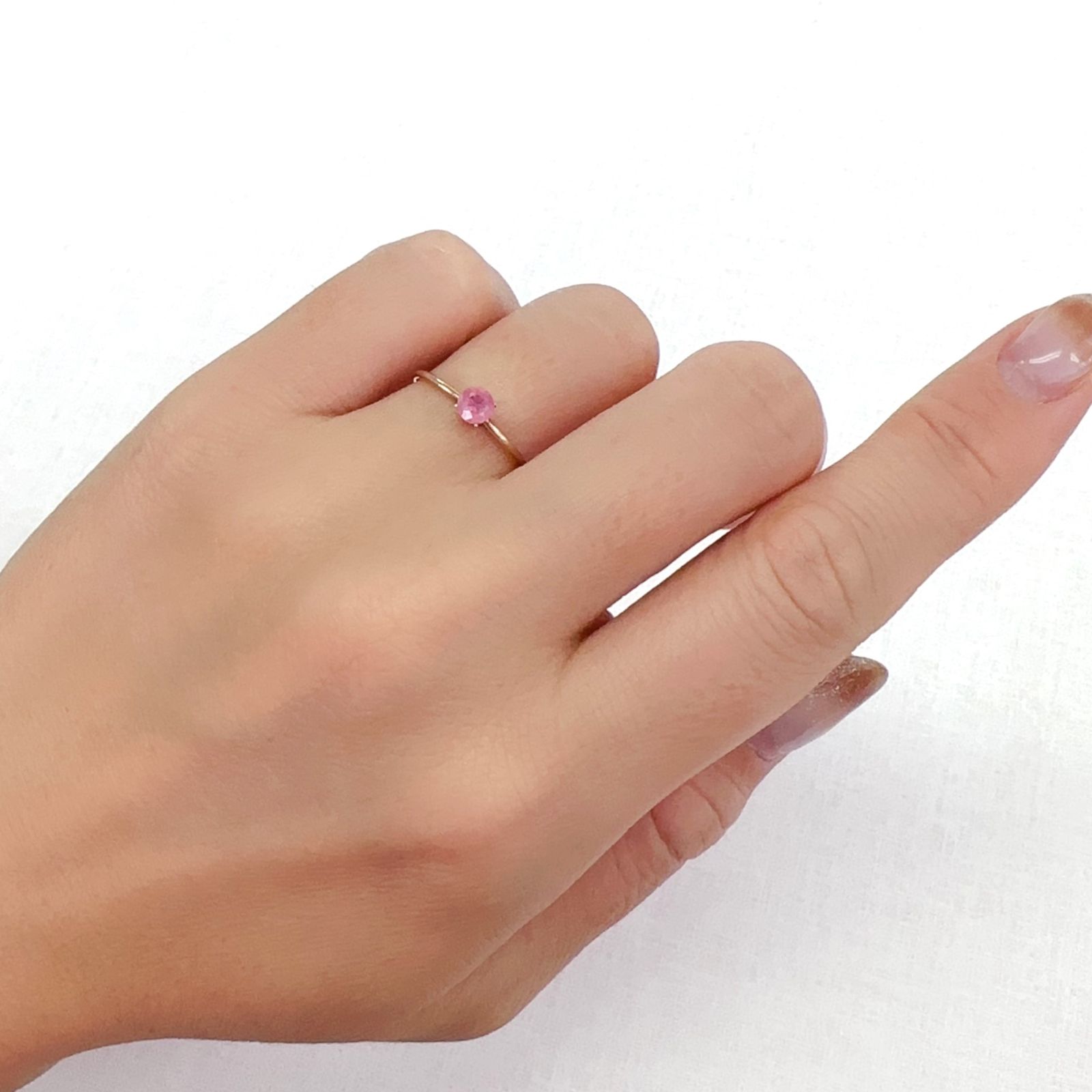 ペツォッタイト(ラズベリル)(宝石名ペツォッタイト)マダガスカル産 0.24ct 識別済[231023737]3.9x3.8mm前後